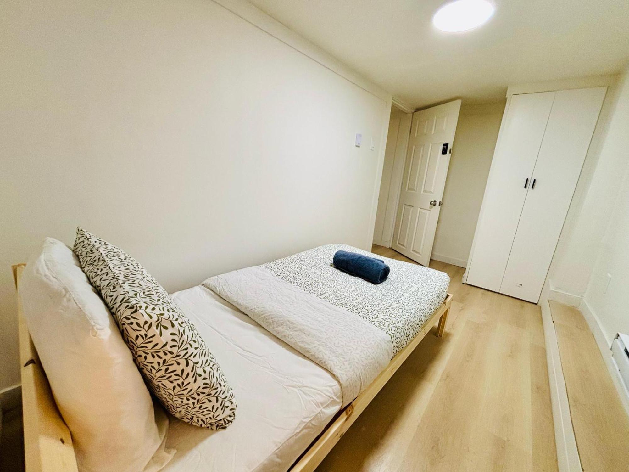Calm Place To Chill Up Apartment Montreal