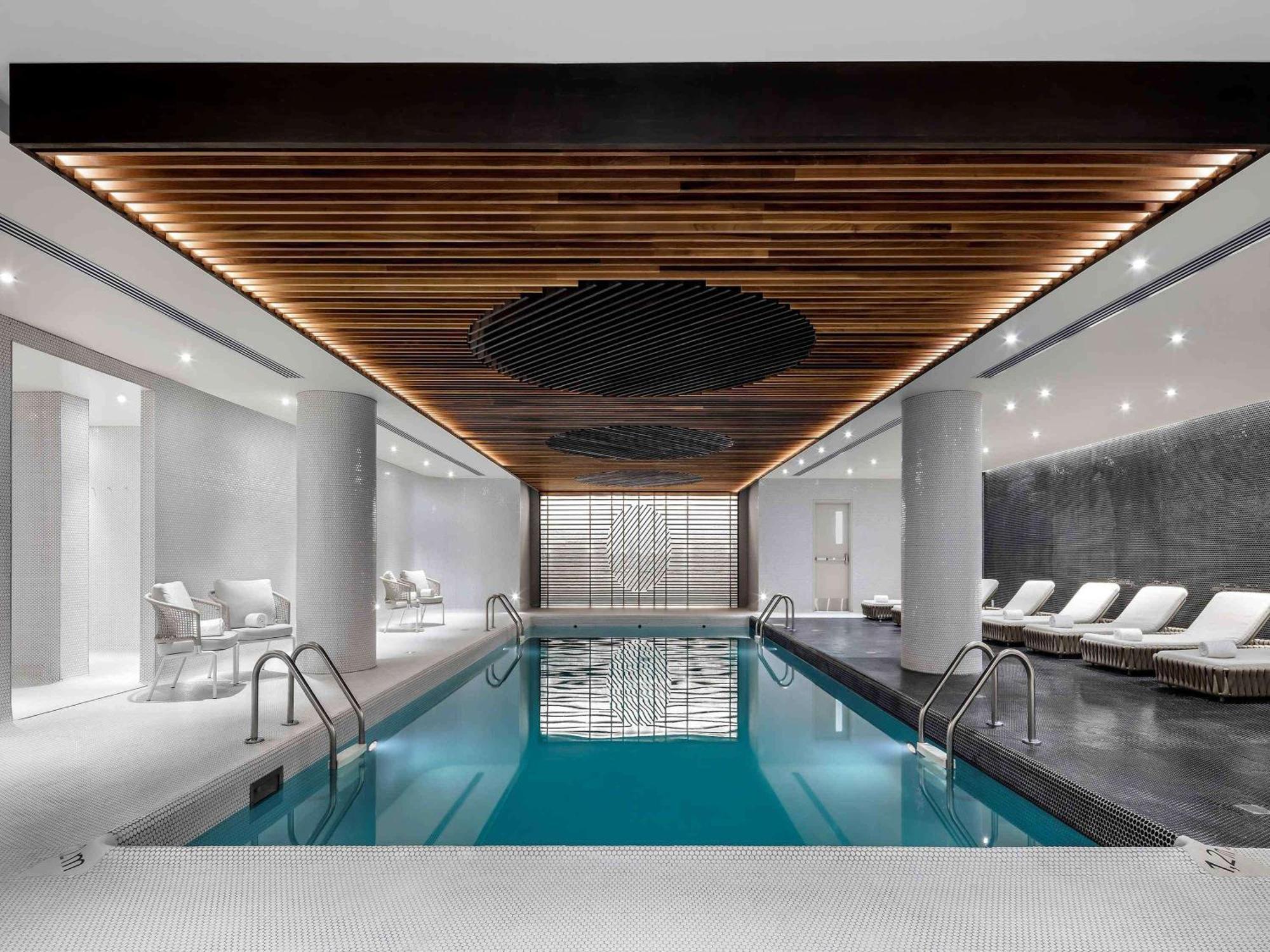 Fairmont The Queen Elizabeth 5*