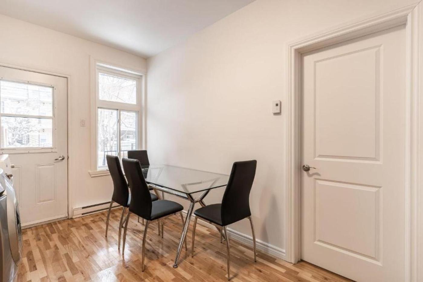 Spacious 3 Bedroom - 109 Apartment *