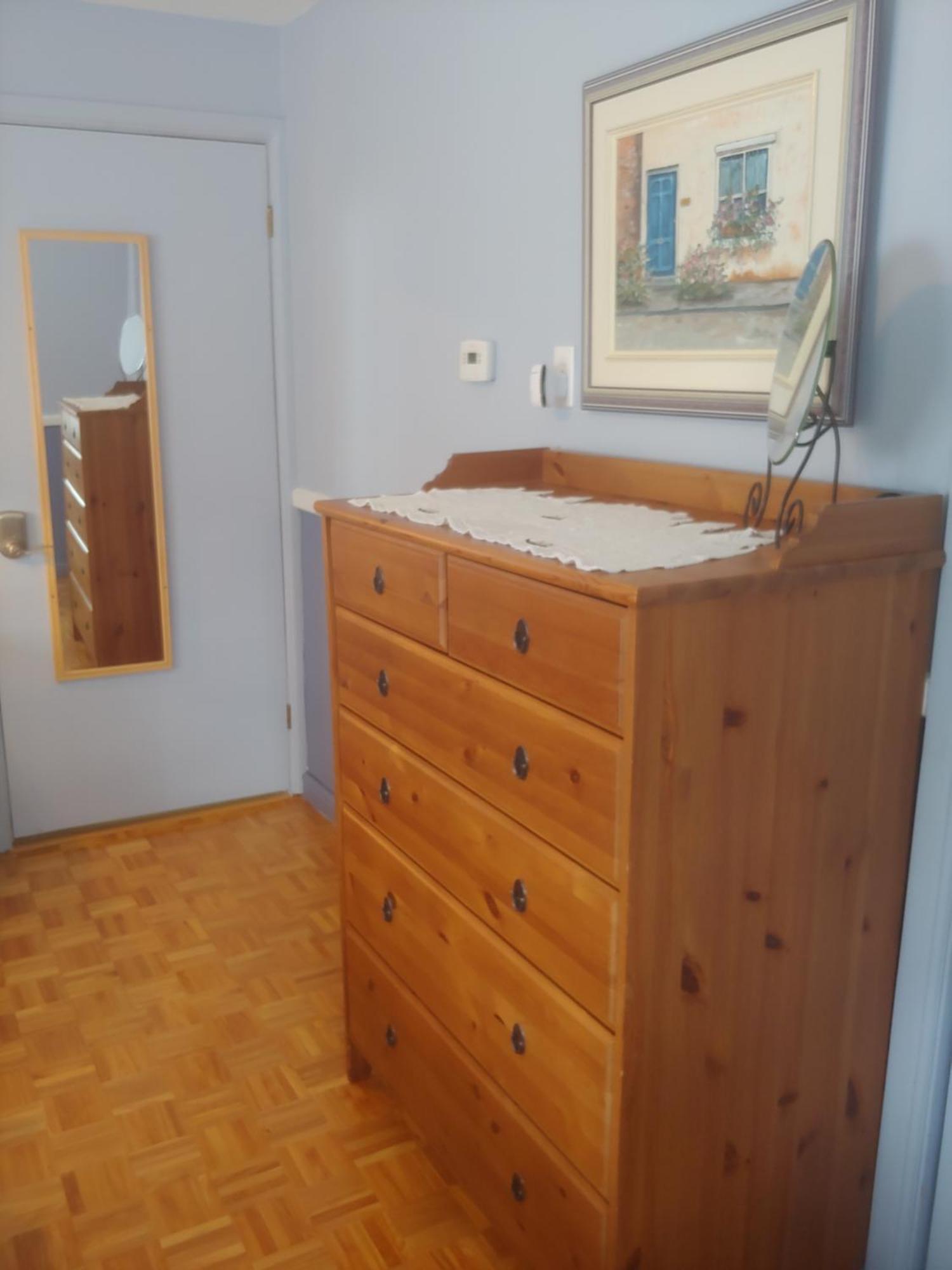 3 Bedrooms 3 Beds Near Metro -2 Parking Free Apartment