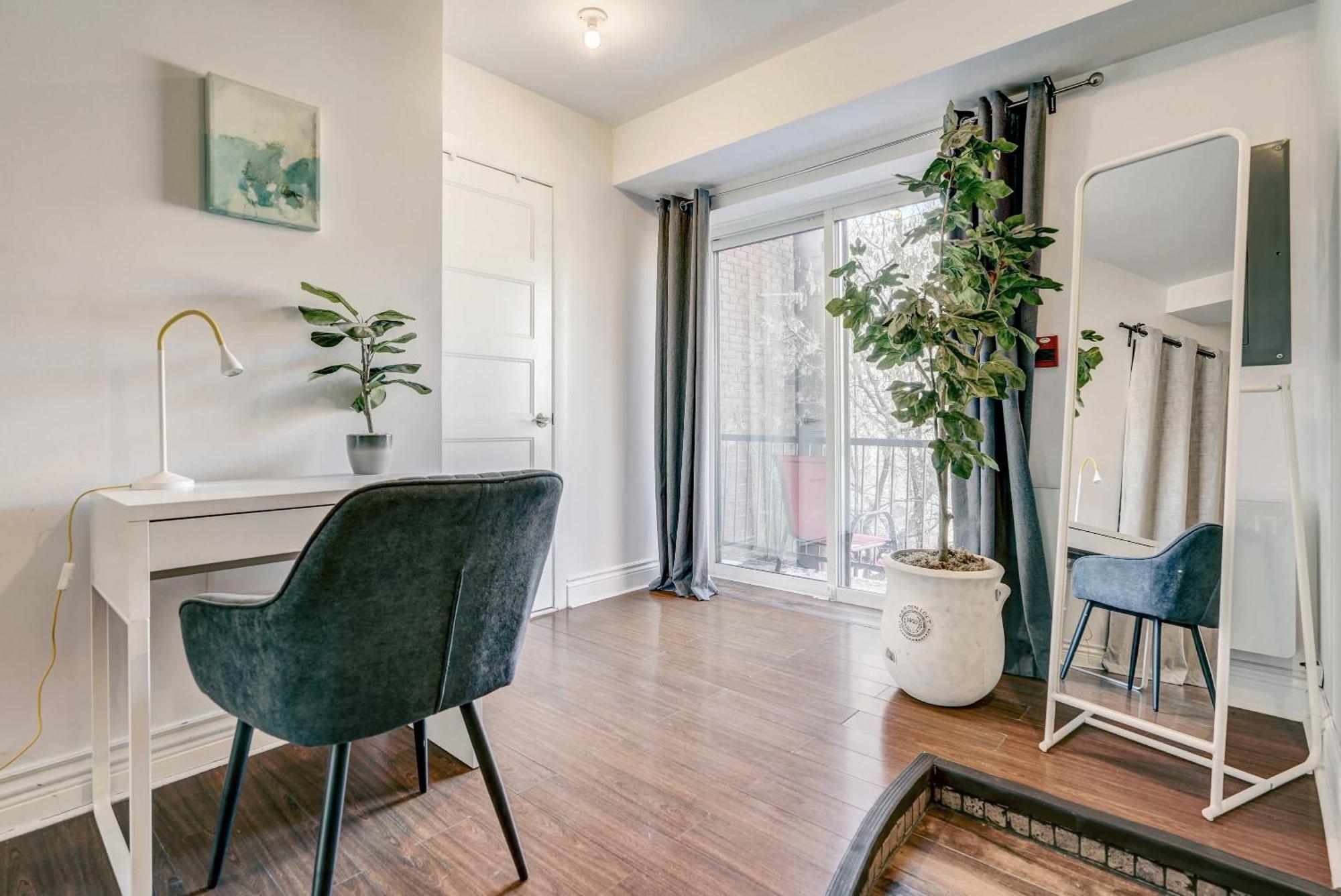 Apartment Spacious Group Haven Near Trendy St Laurent