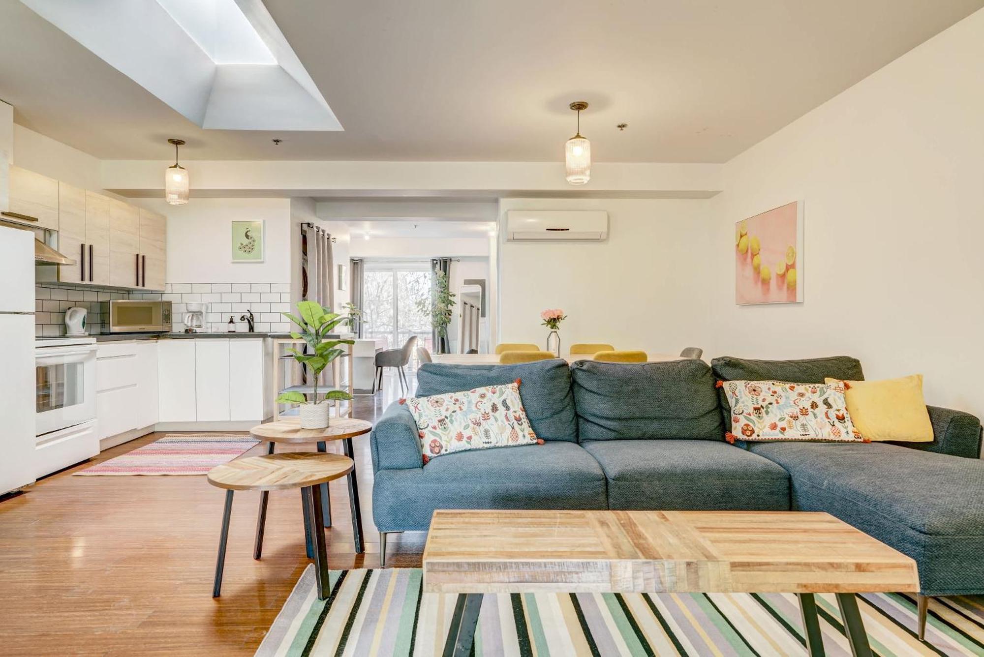 Apartment Spacious Group Haven Near Trendy St Laurent *