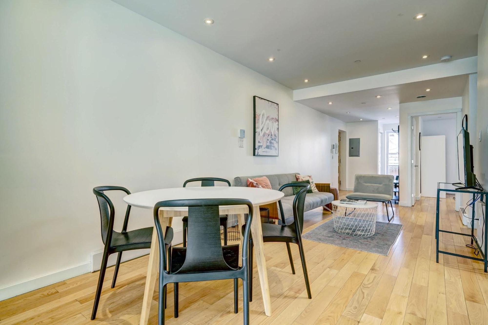 Spacious Group Haven Near Trendy St Laurent