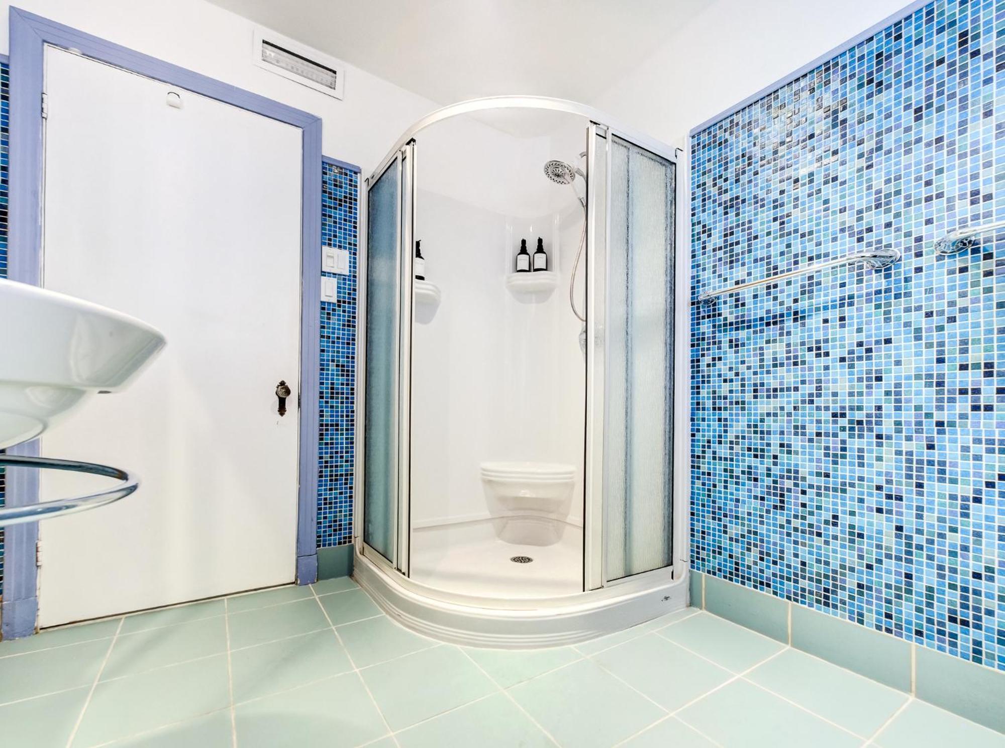 Apartment Amazing 4-bedrooms In Homa 20 *