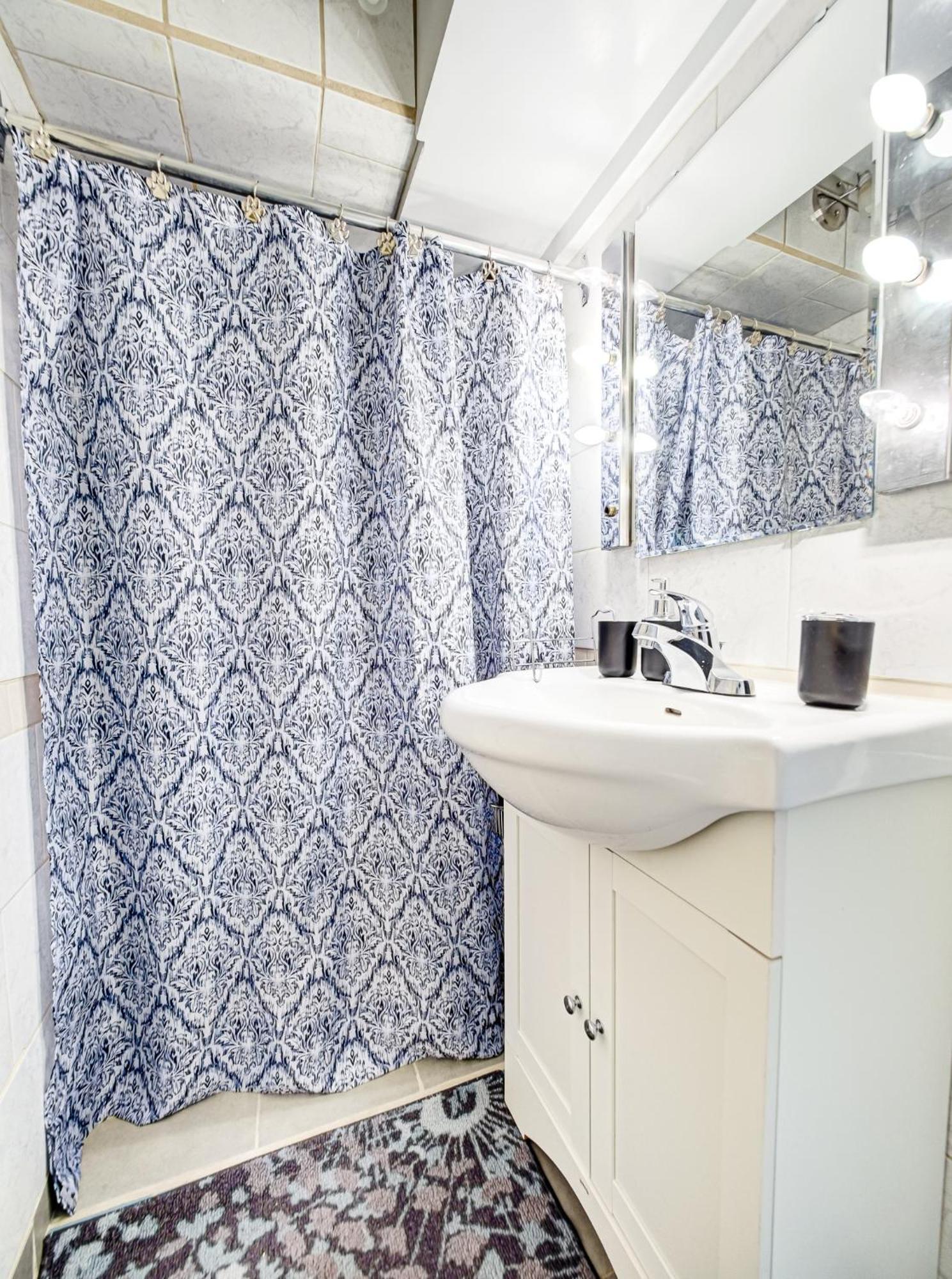 Amazing 4-bedrooms In Homa 20 * Montreal