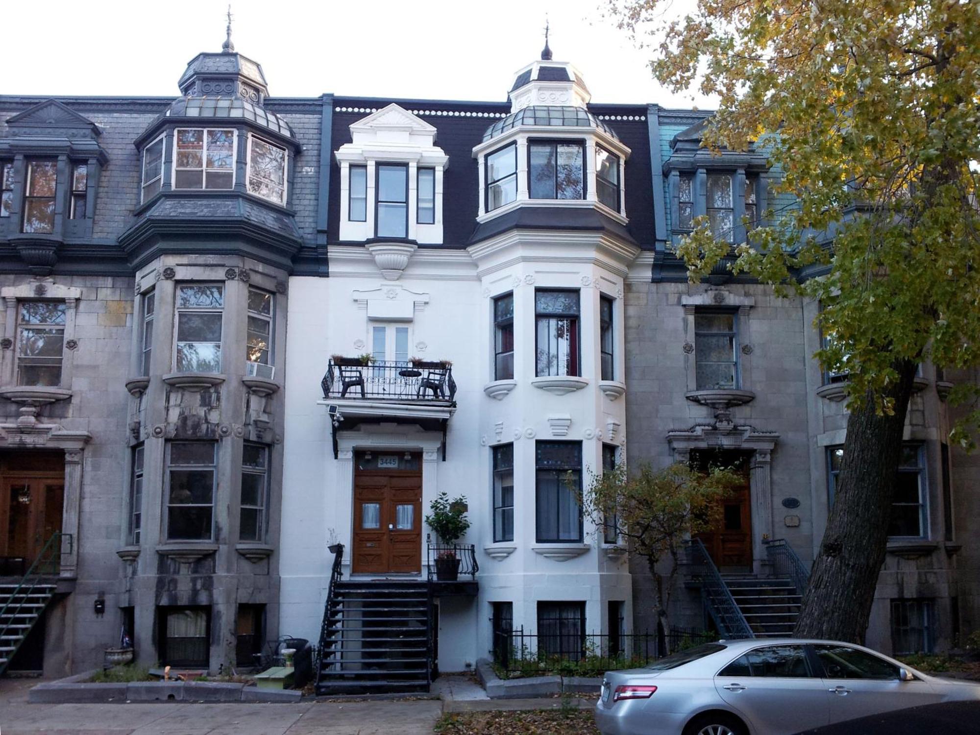 Gingerbread Manor 3* Montreal