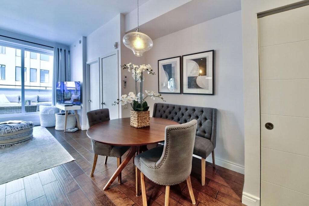 Trendy Old Port Private Terrace Apartment Montreal