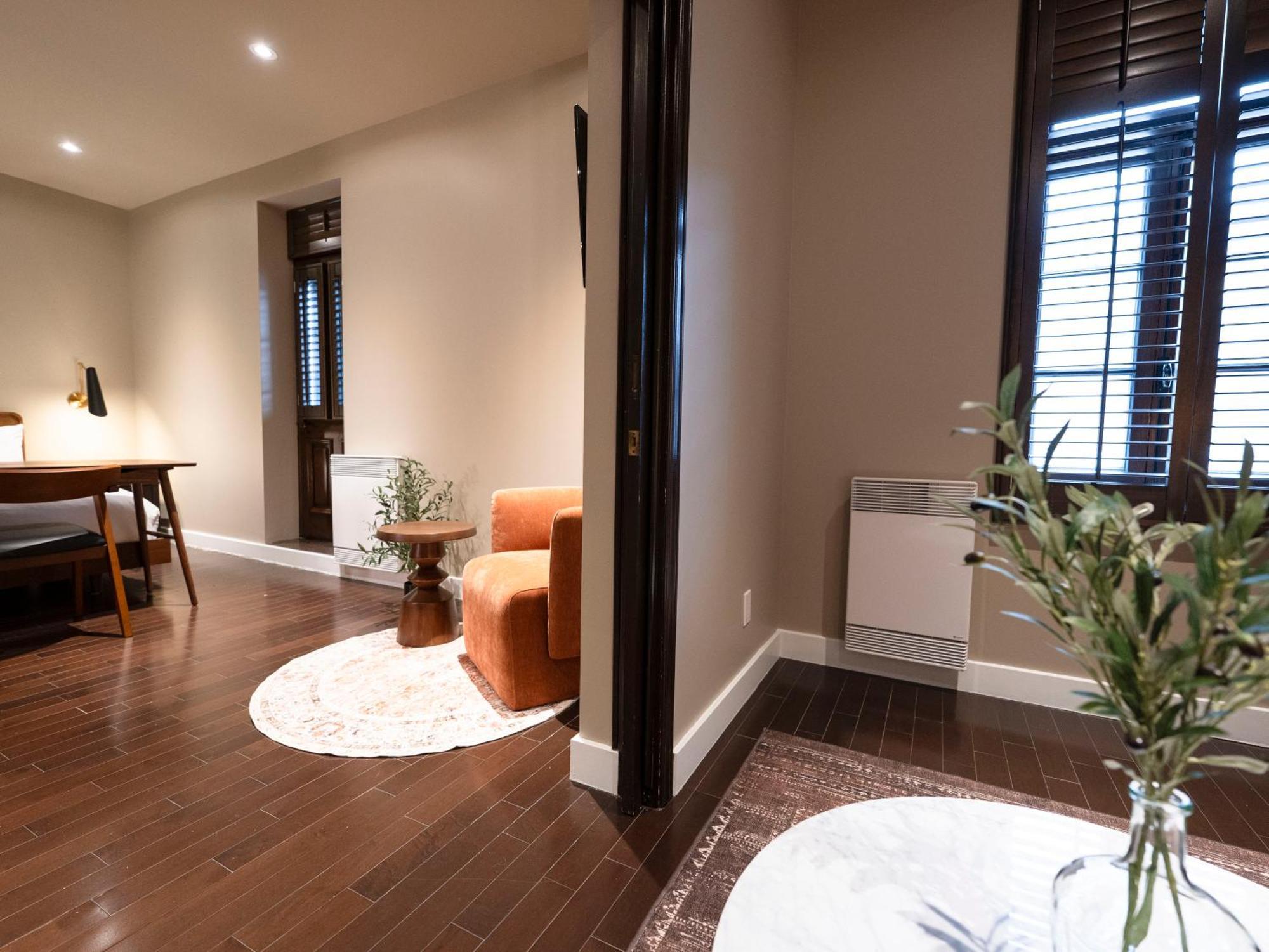 Self Check-in Boutique - Quartier Latin - 301 * Montreal