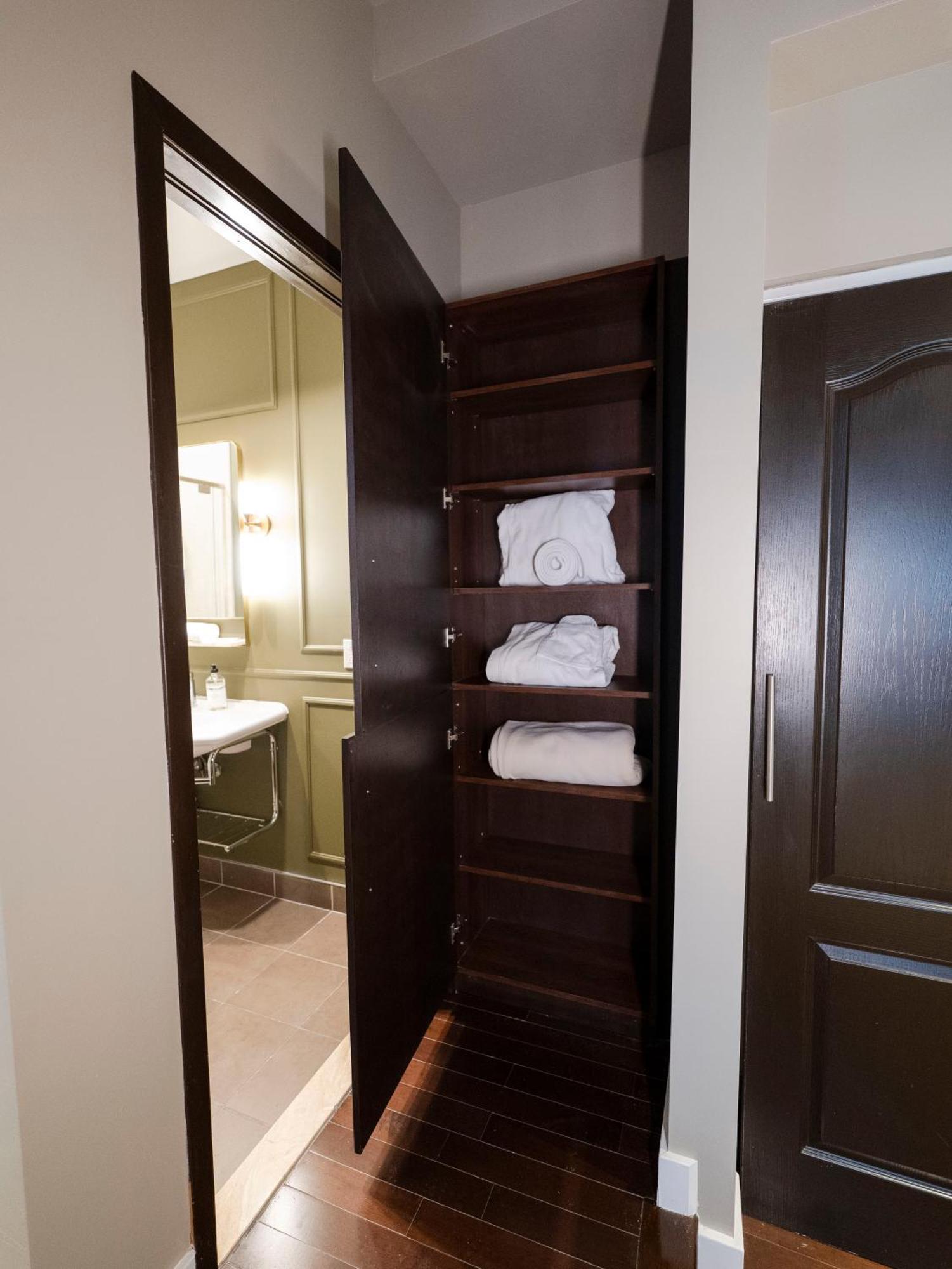 Self Check-in Boutique - Quartier Latin - 203 *