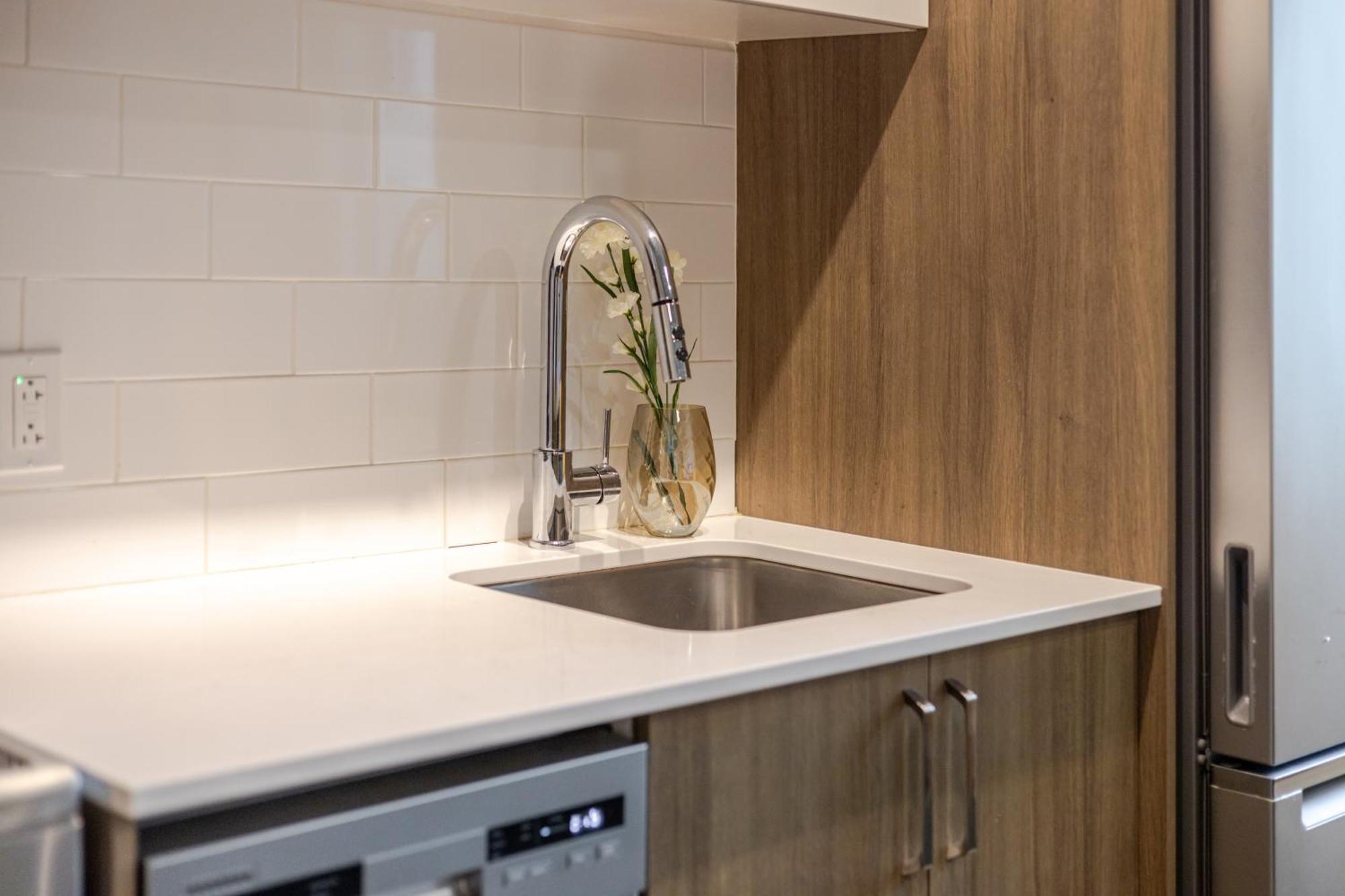 Modern 1br In Downtown Zw1