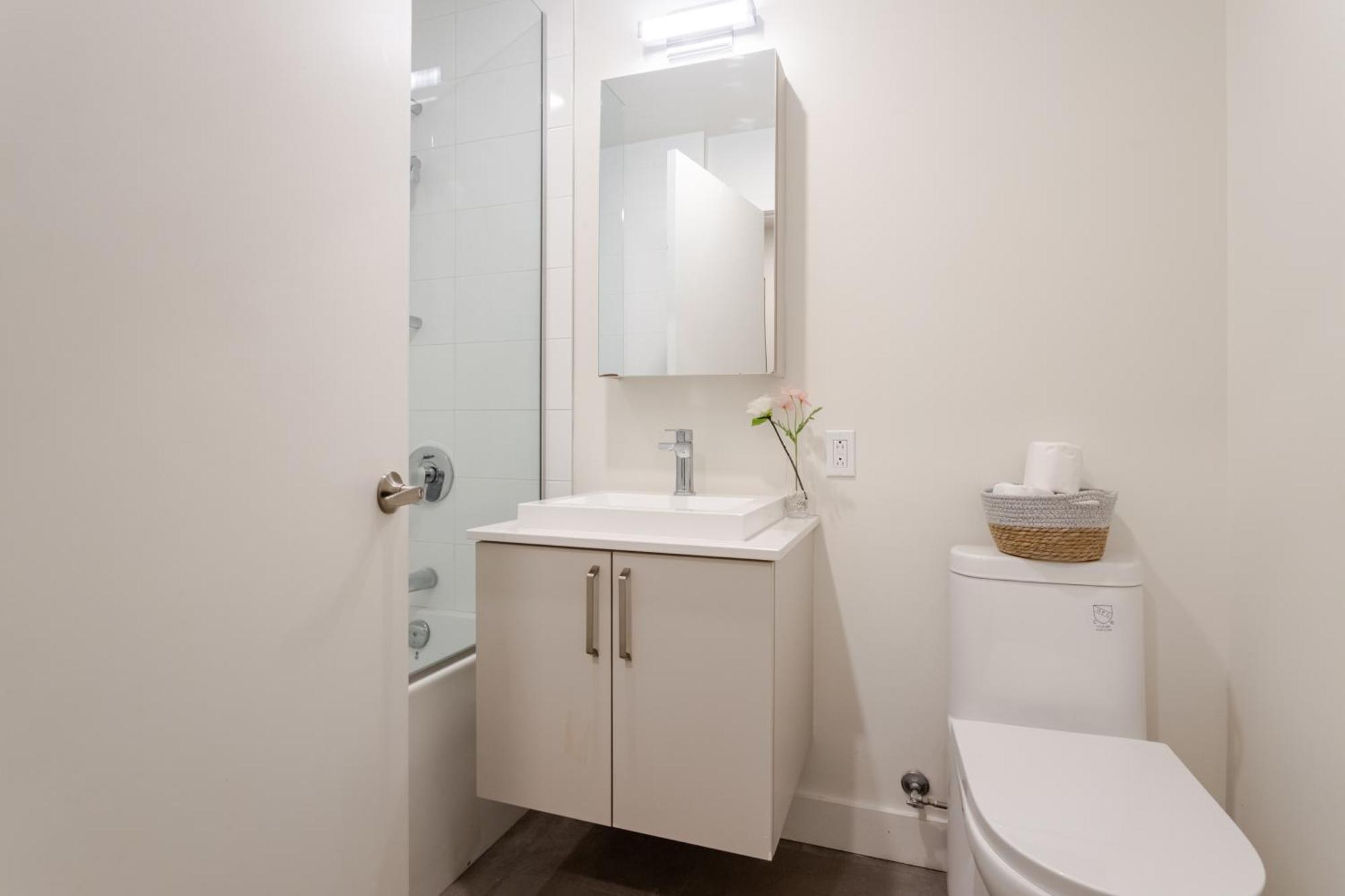 Apartment Cute 1bdr In Ste-catherine - Mtl Live Spot Zw0 Montreal