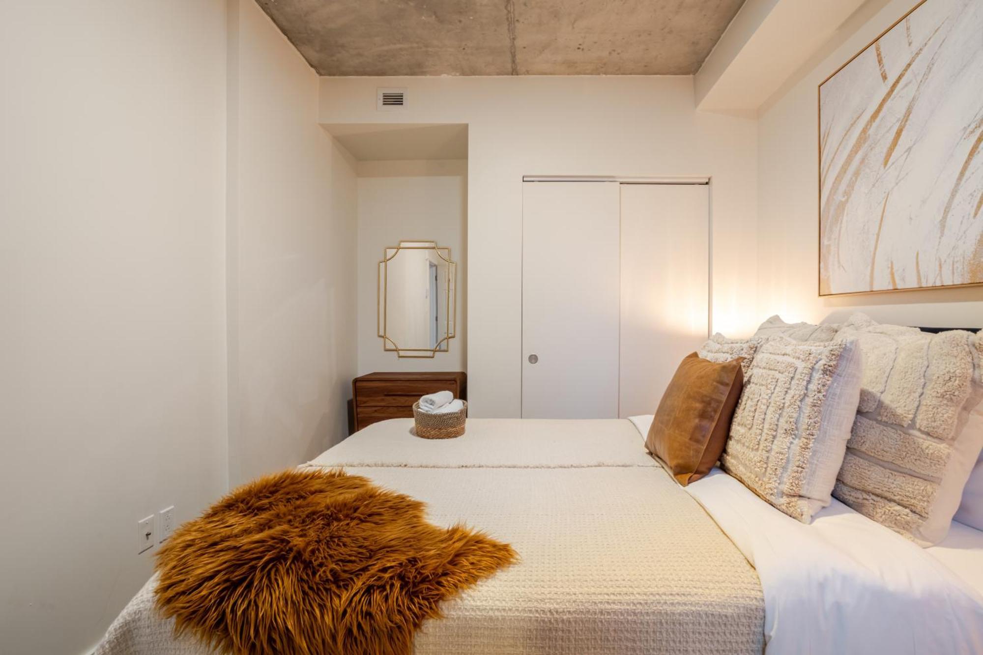 Cute 1bdr In Ste-catherine - Mtl Live Spot Zw0