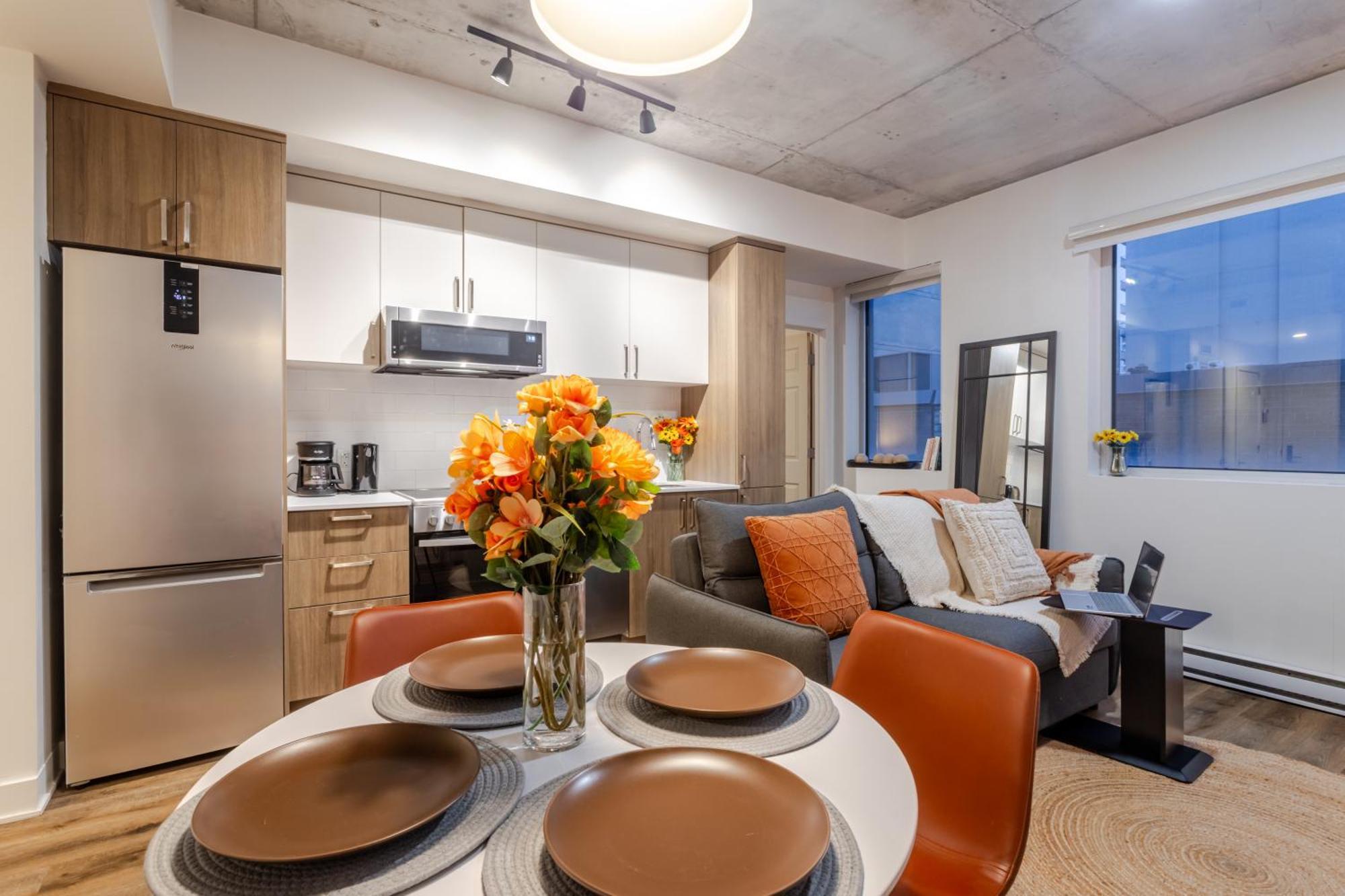 Cute 1bdr In Ste-catherine - Mtl Live Spot Zw0 Montreal