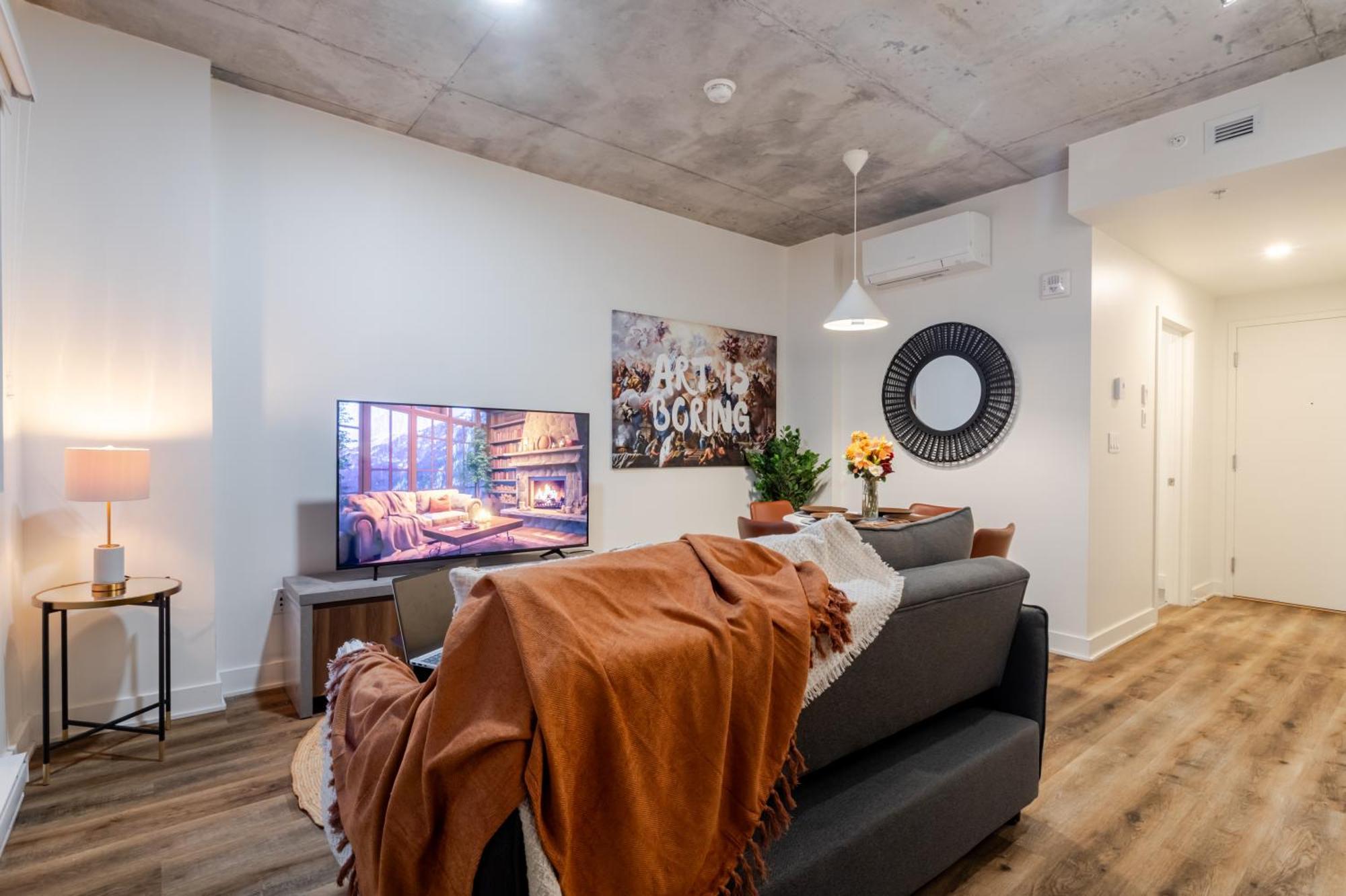 Apartment Cute 1bdr In Ste-catherine - Mtl Live Spot Zw0