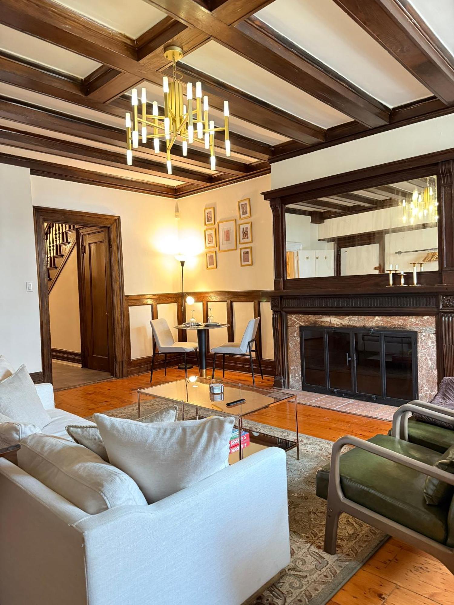 Authentic Spacious 1bdr In Downtown