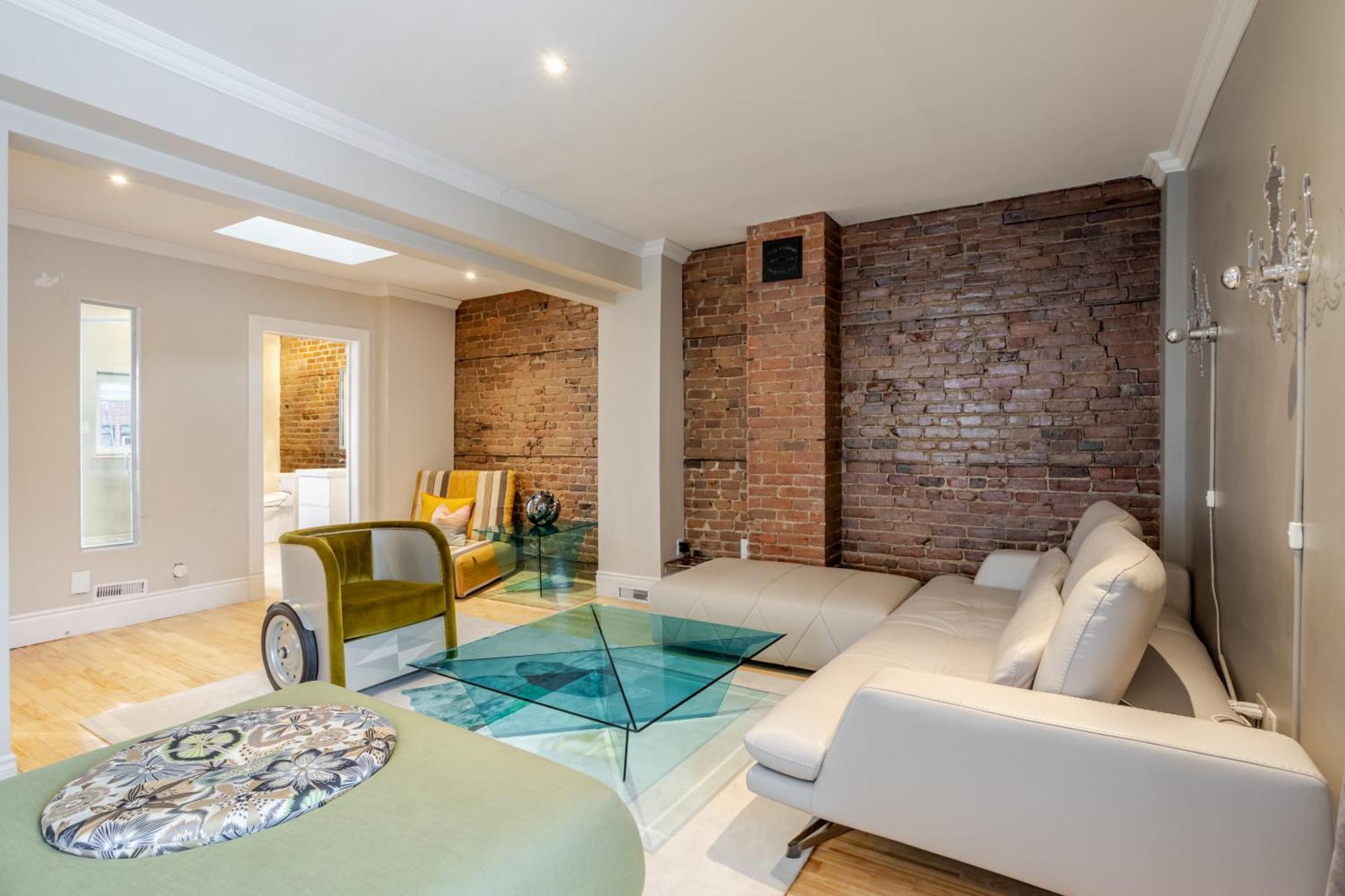 Downtown Retreat With Modern Comfort Montreal