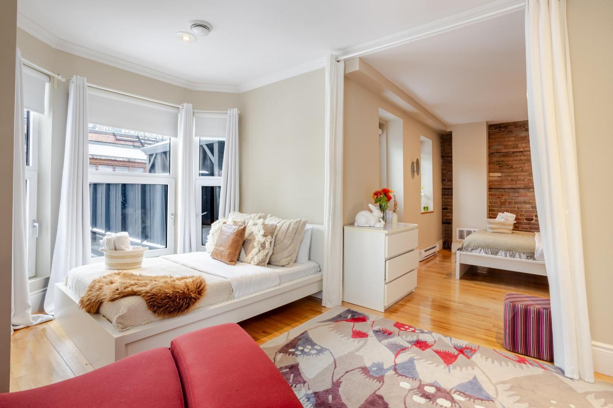 Downtown Retreat With Modern Comfort Holiday home Montreal