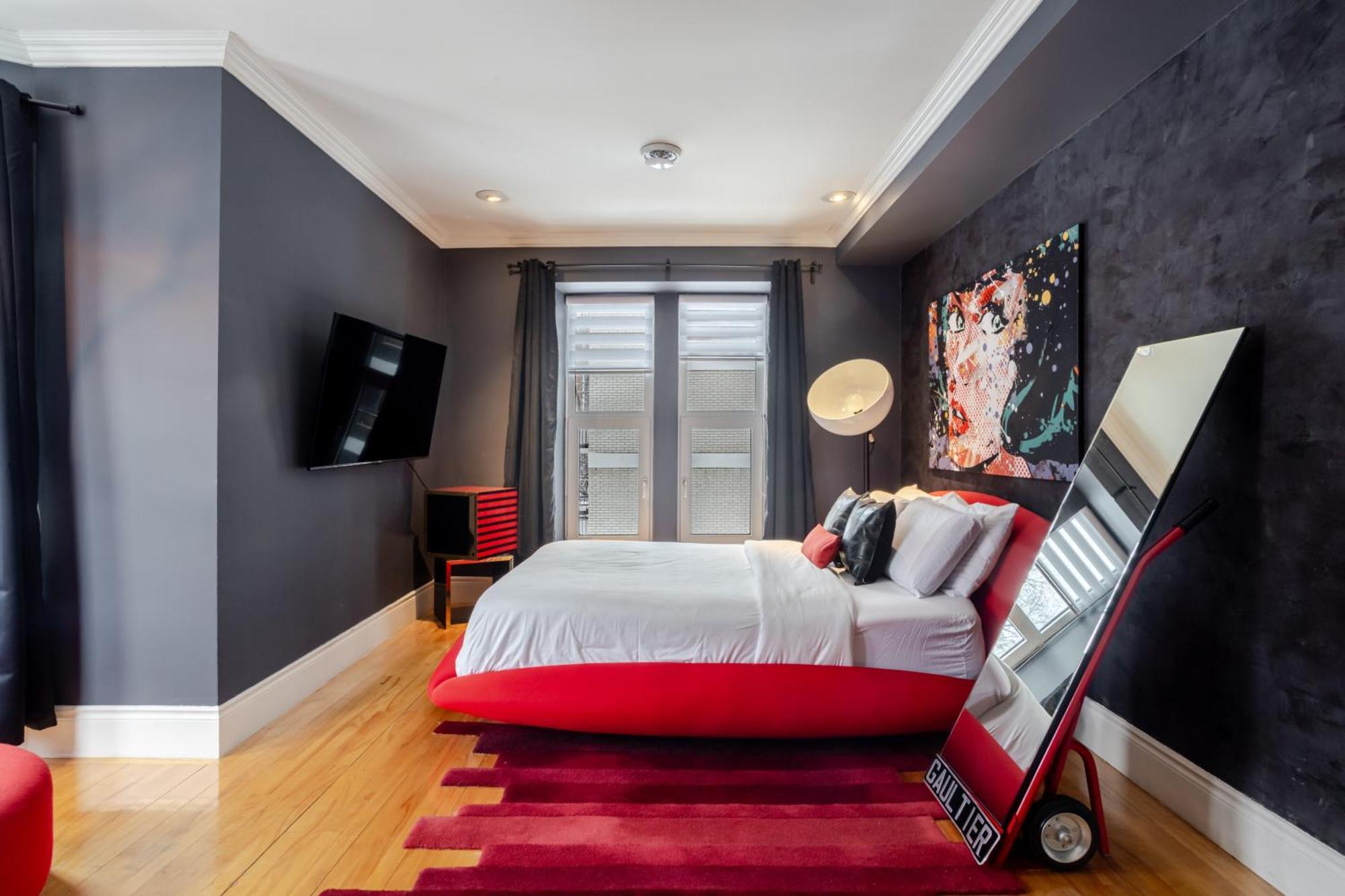 Downtown Retreat With Modern Comfort *