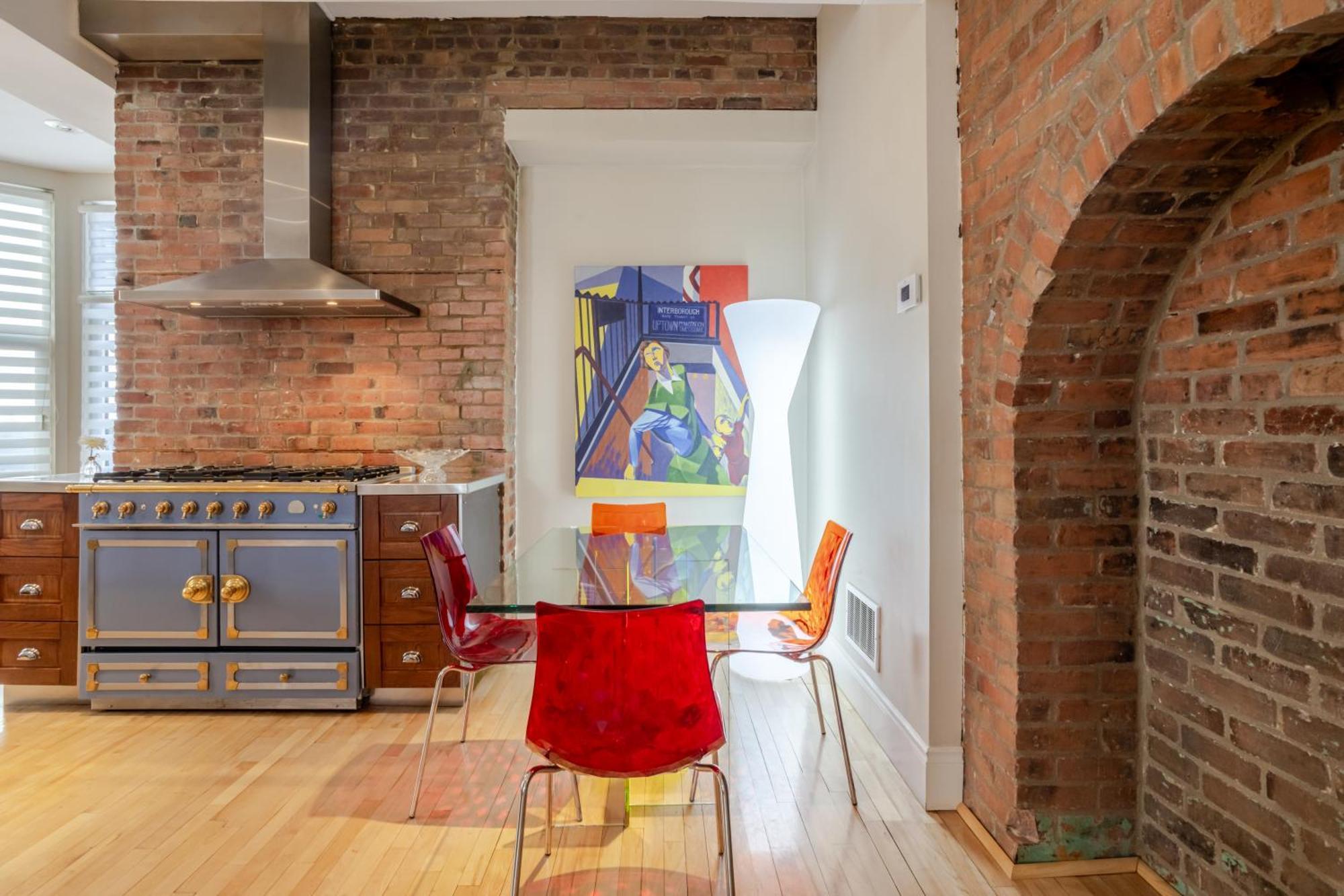 Downtown Retreat With Modern Comfort Holiday home *