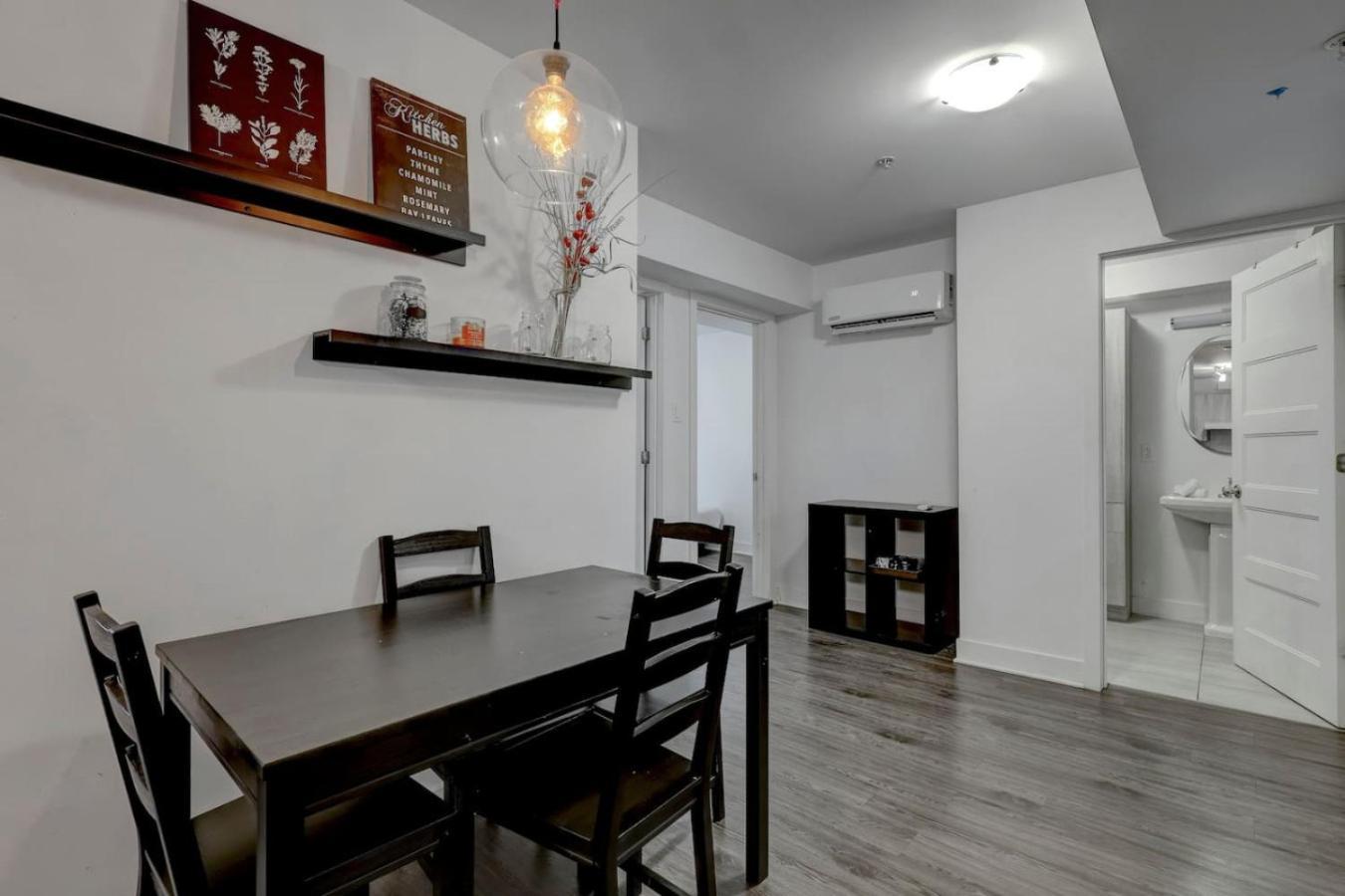 Cozy And Spacious Downtown Apartment Montreal