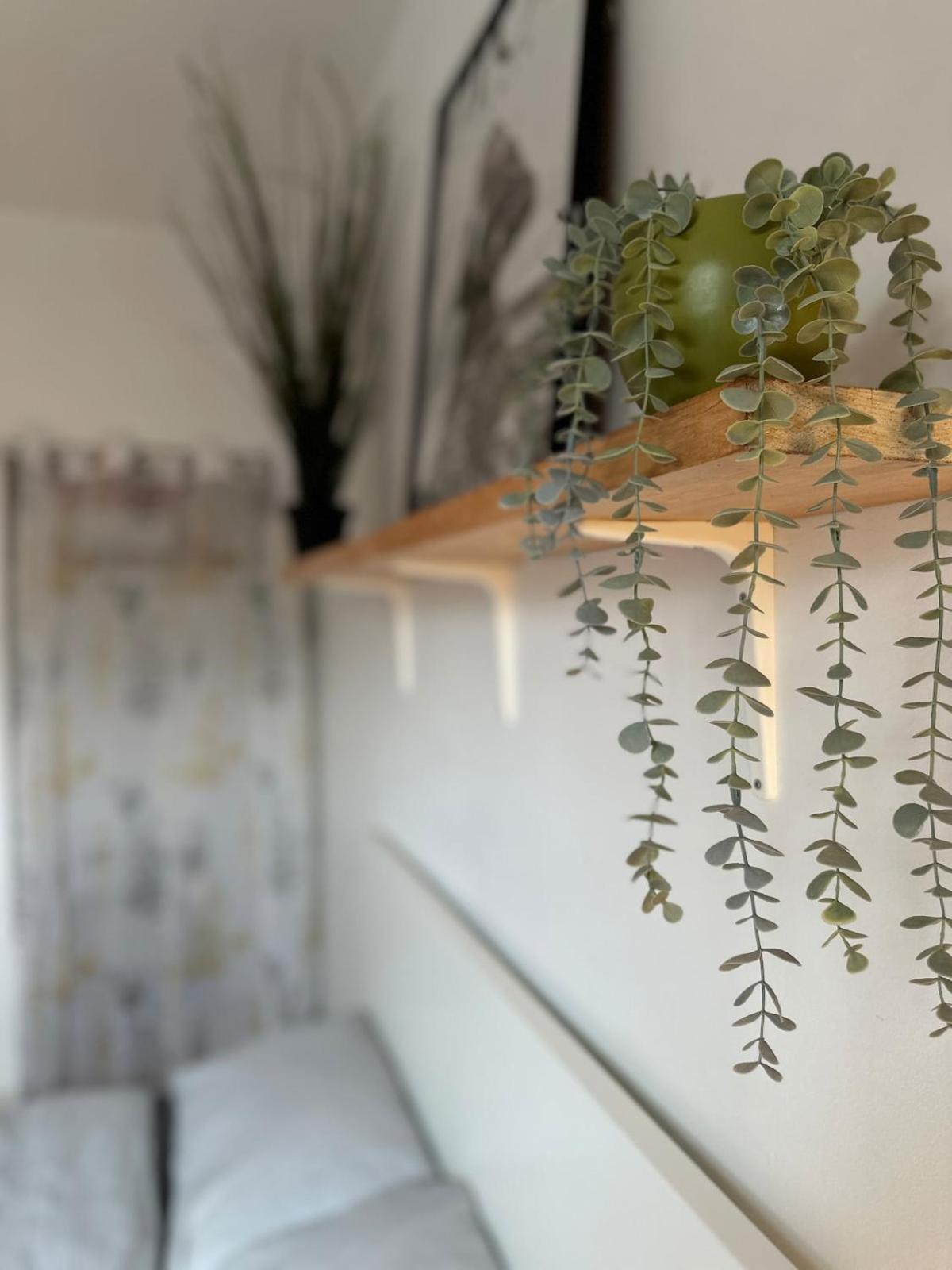 A Modern 2 Bedroom Unit For Rent Apartment *