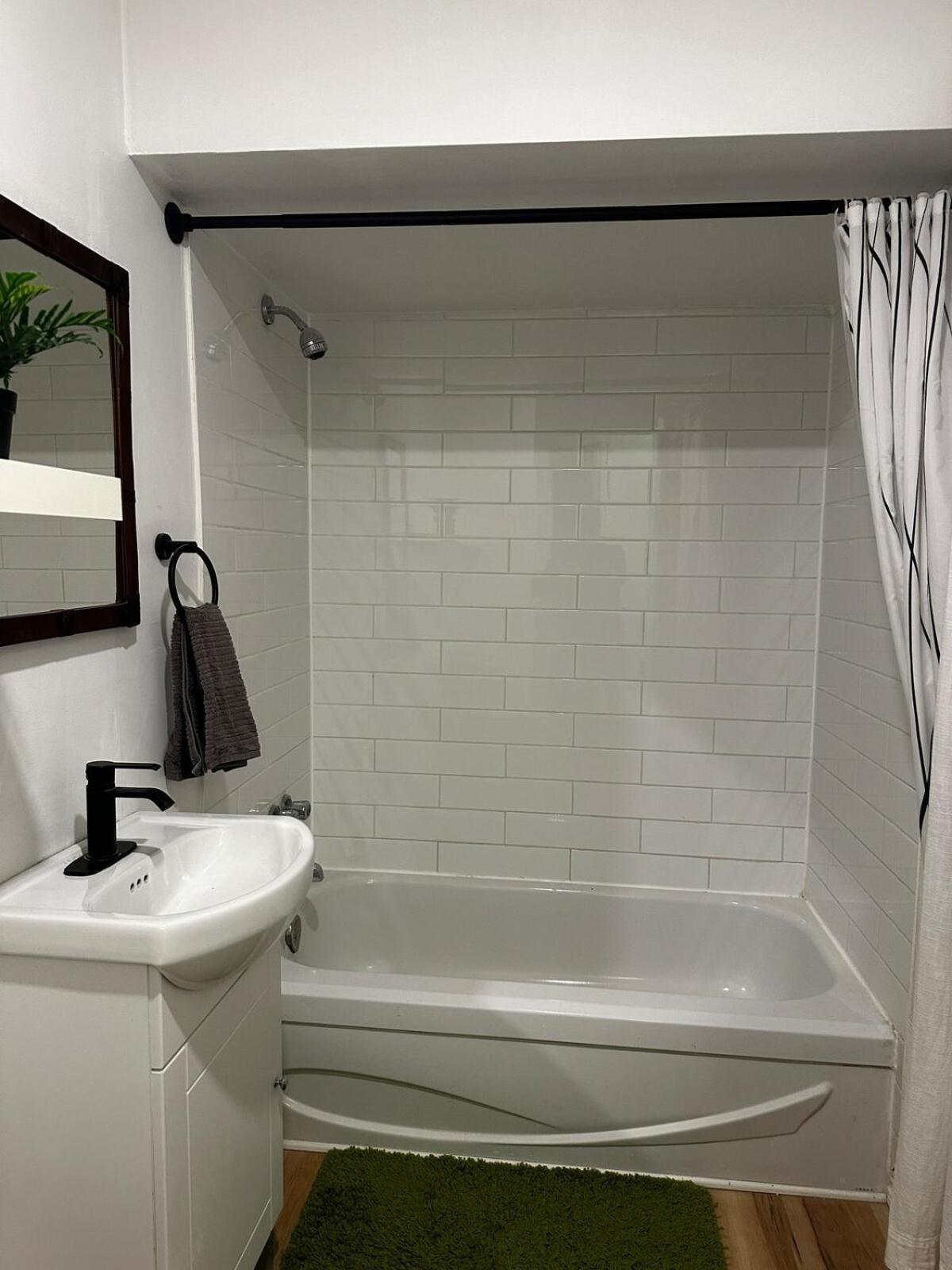 A Modern 2 Bedroom Unit For Rent Apartment