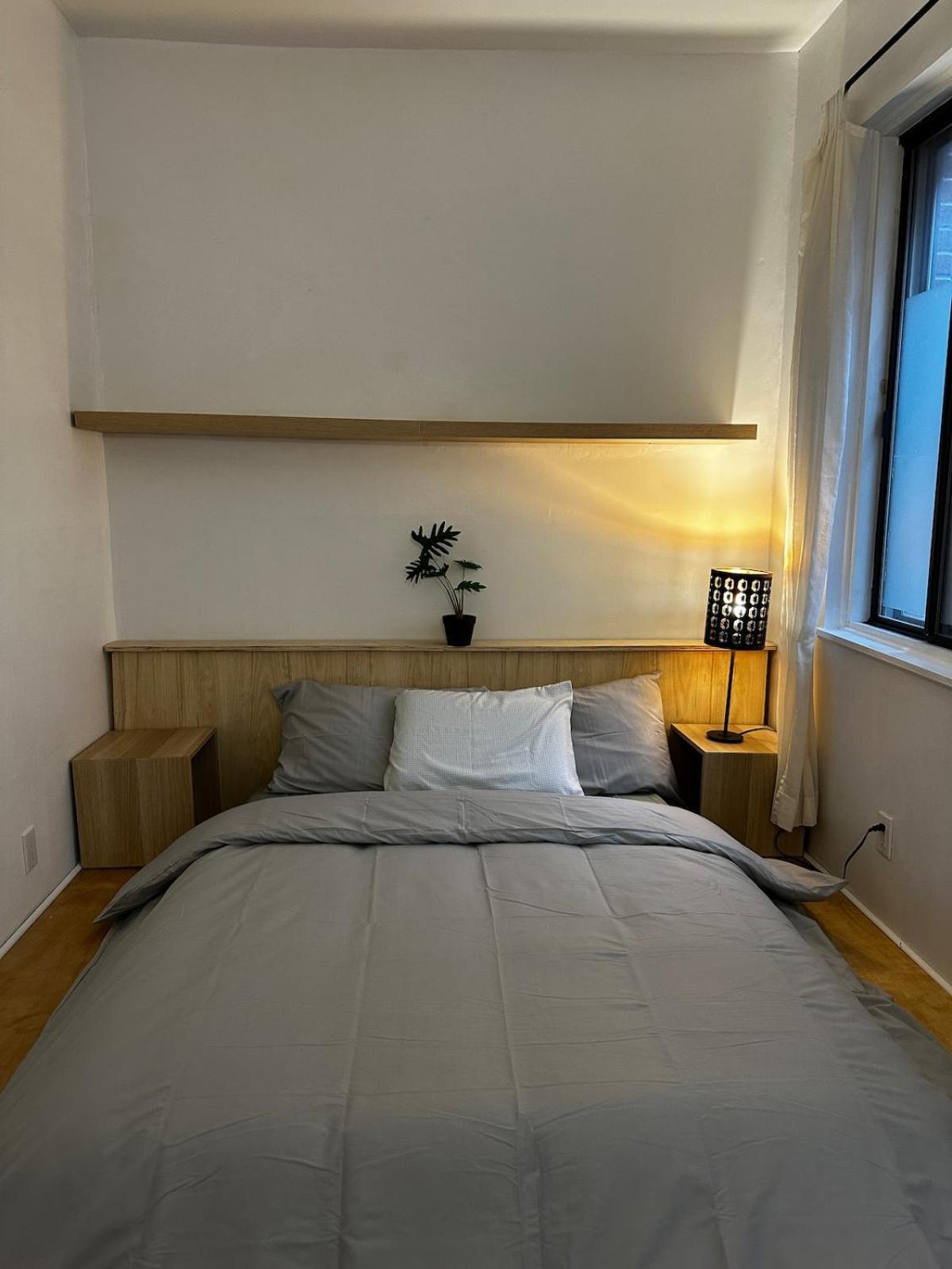 Apartment A Modern 2 Bedroom Unit For Rent *