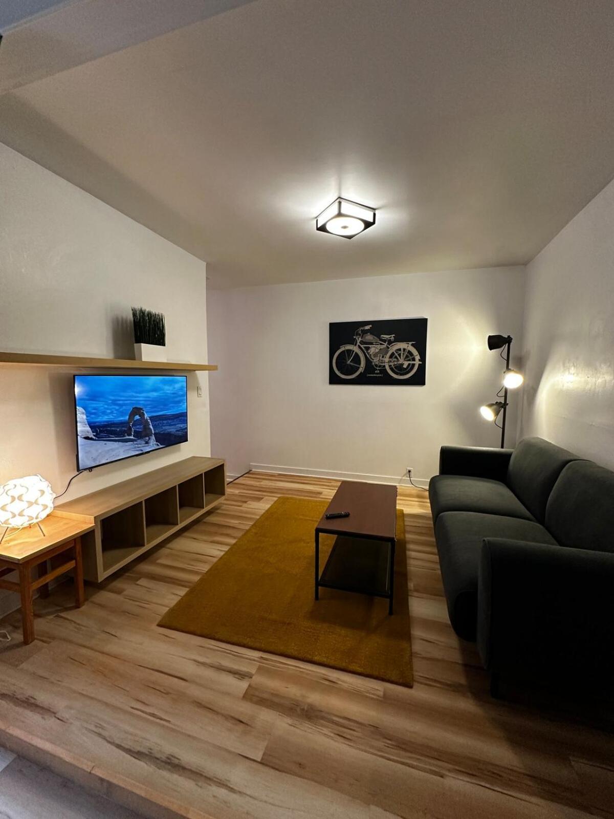 A Modern 2 Bedroom Unit For Rent * Montreal