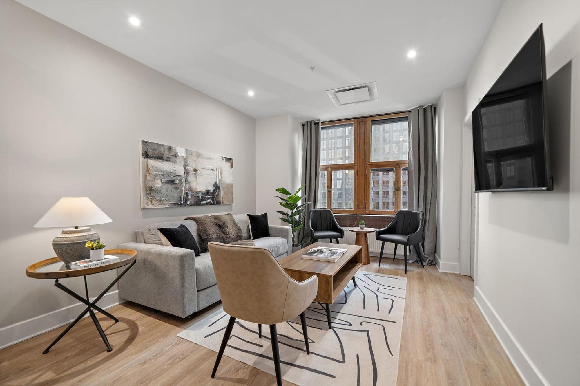 Apartment 511 Place D'armes Luxury Montreal
