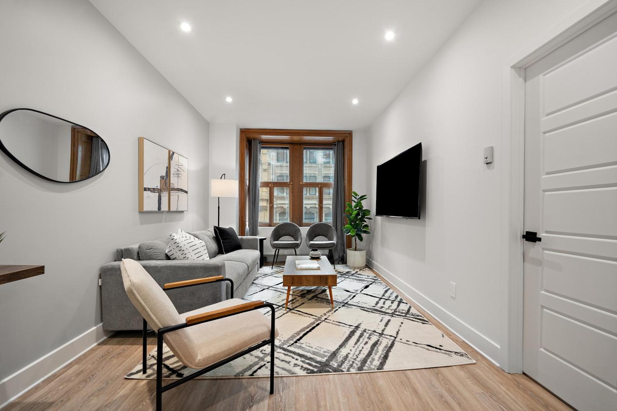 Apartment 511 Place D'armes Luxury