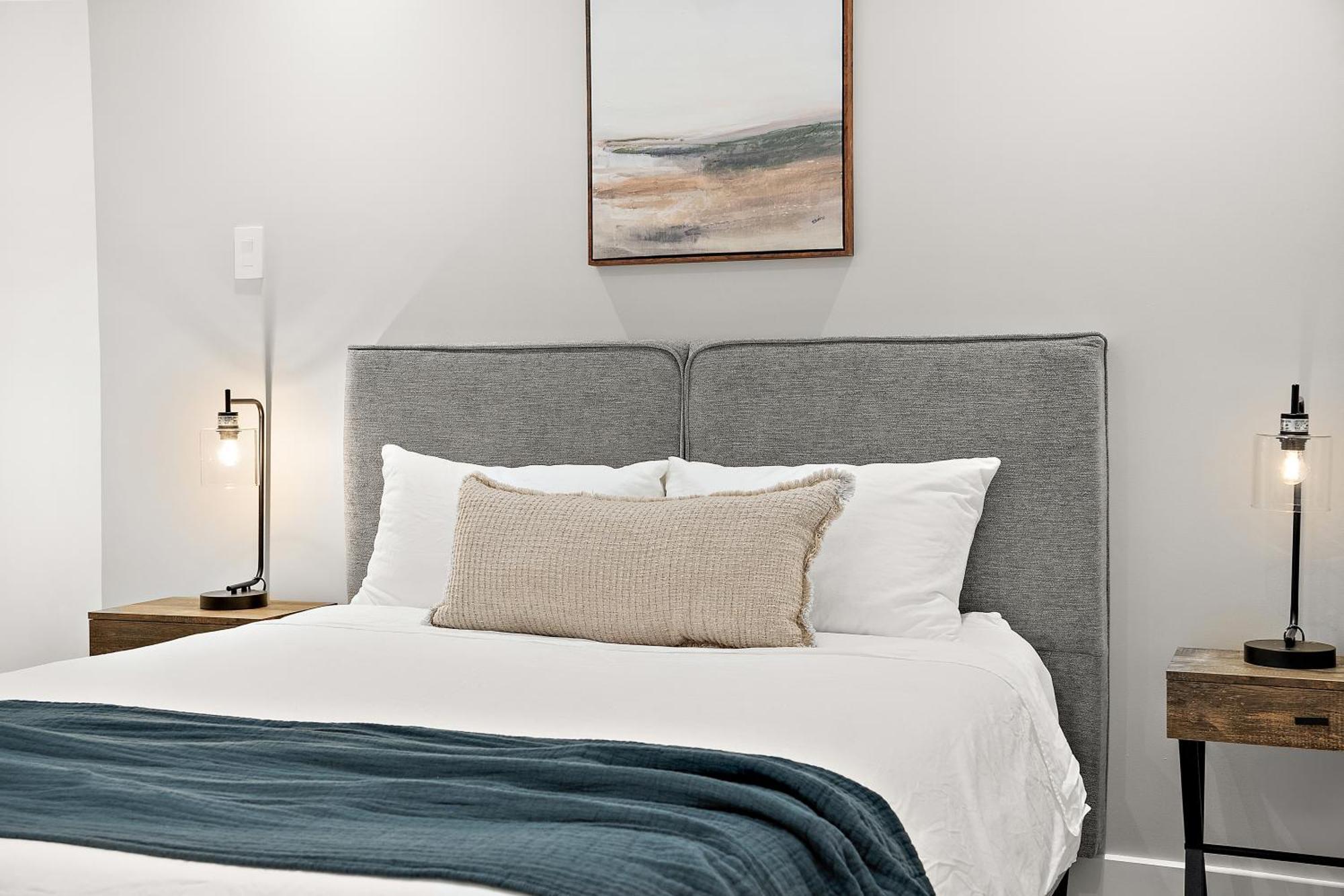 511 Place D'armes Luxury Apartment *