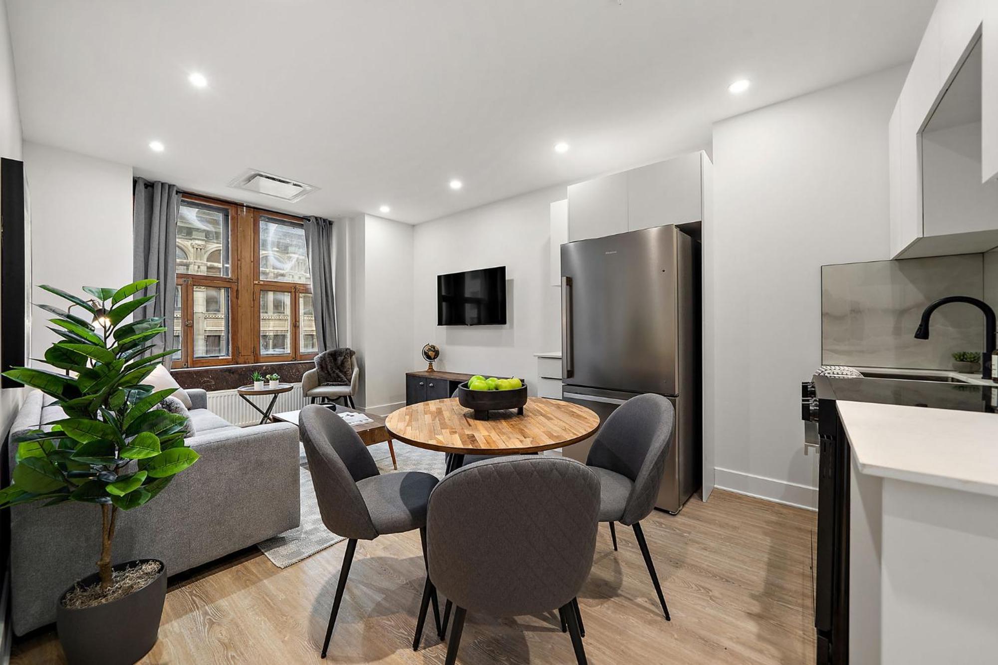 Apartment 511 Place D'armes Luxury
