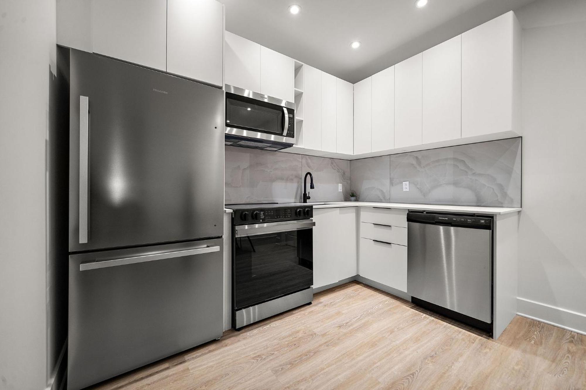 Apartment 511 Place D'armes Luxury *