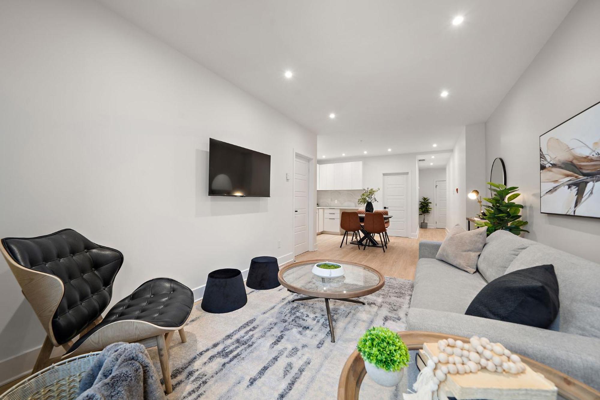 Apartment 511 Place D'armes Luxury Montreal