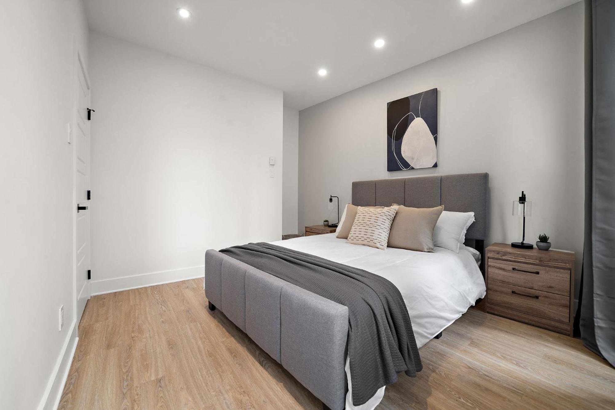 511 Place D'armes Luxury Apartment *