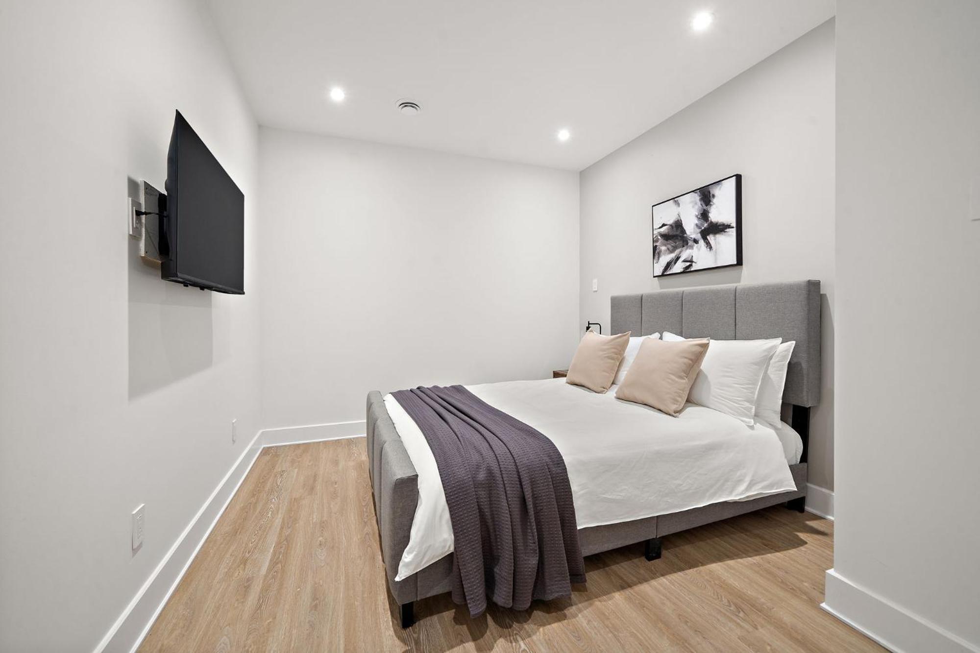 511 Place D'armes Luxury Apartment *