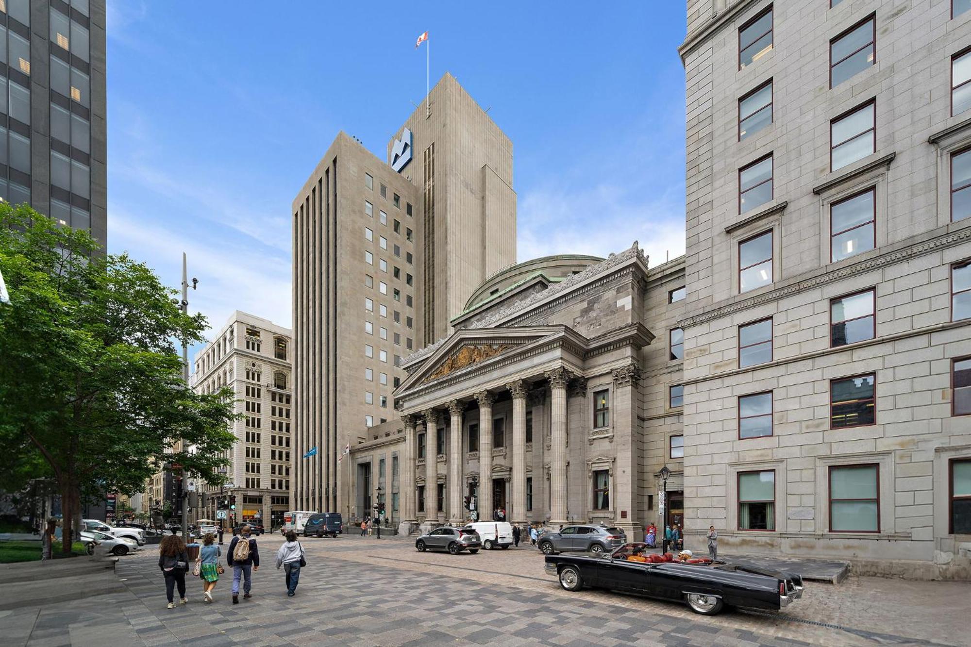 511 Place D'armes Luxury