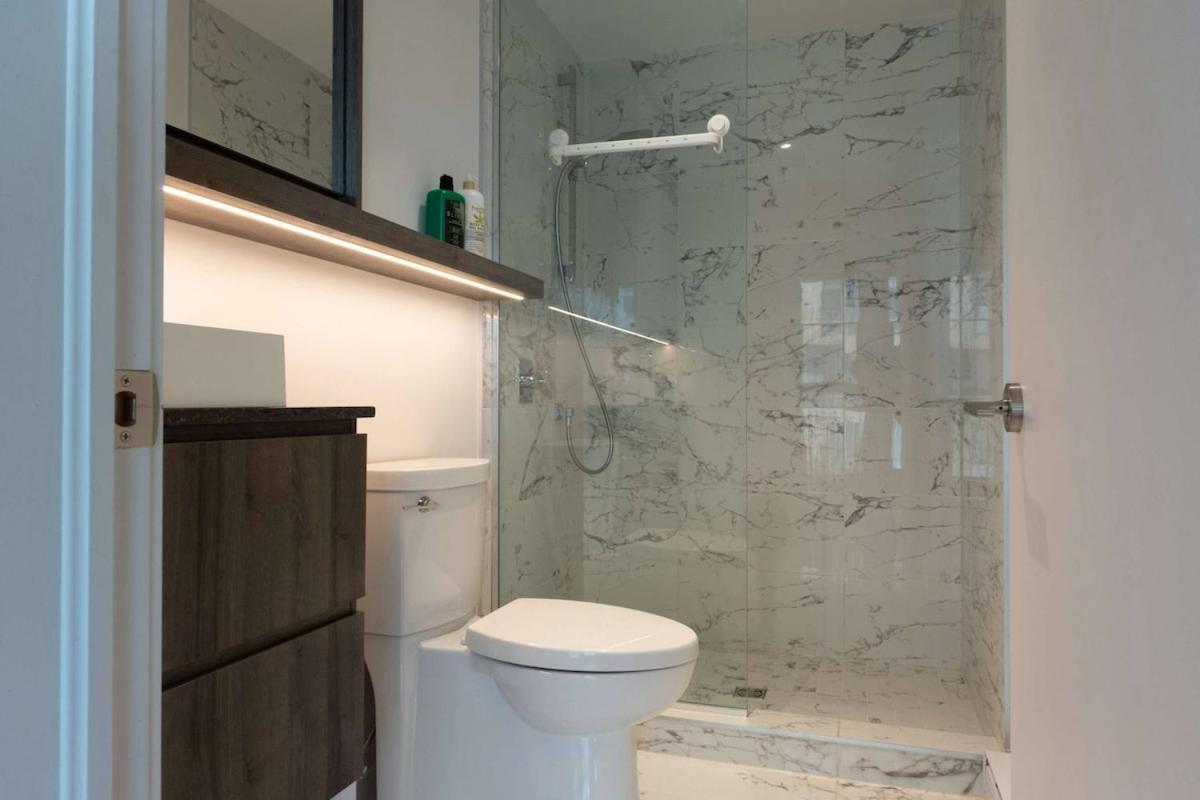 Stylish 1-bedroom In Vibrant Griffintown Montreal