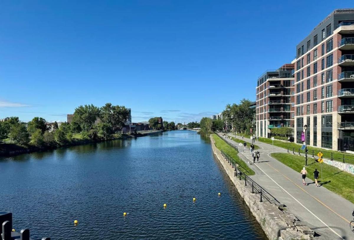 Stylish 1-bedroom In Vibrant Griffintown * Montreal