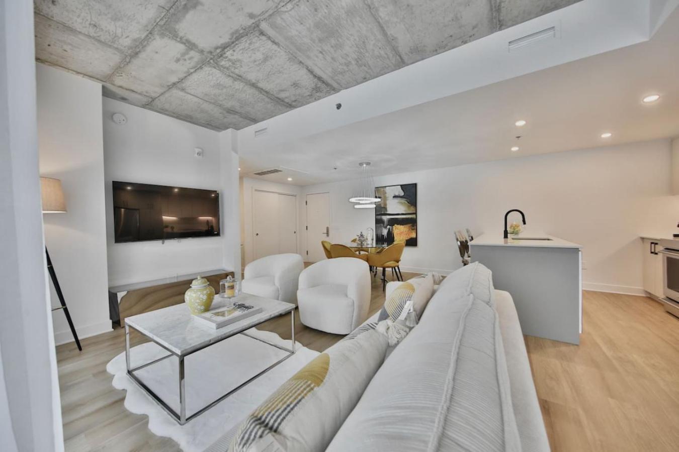 Heritage Hideaway 2br Old Port Charm Montreal