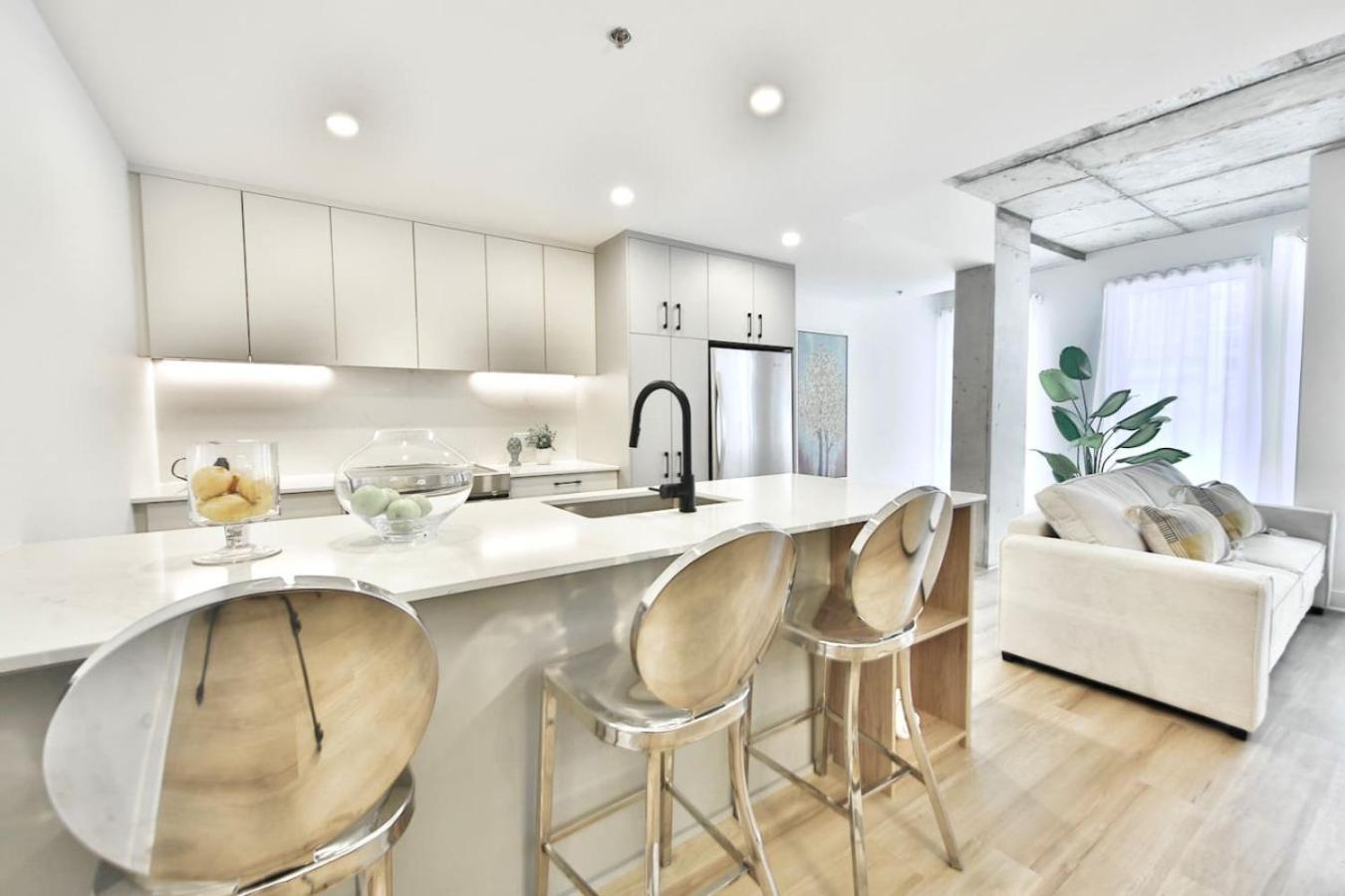Heritage Hideaway 2br Old Port Charm Apartment Montreal