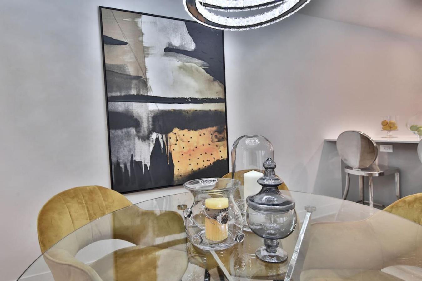 Heritage Hideaway 2br Old Port Charm Montreal