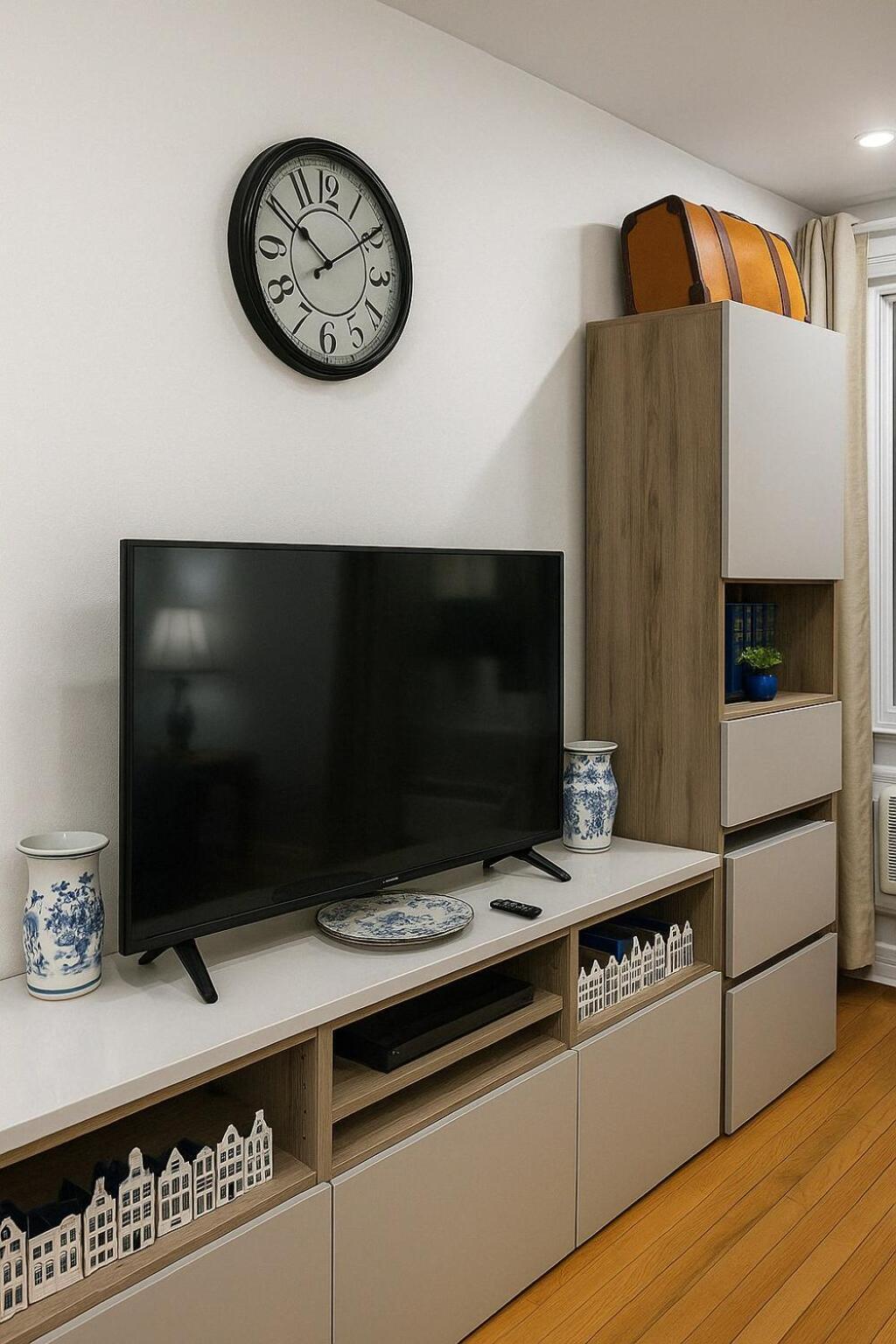 Apartment Sunny & Peaceful 1br, Walk To Udm, Hec & Hospital Montreal