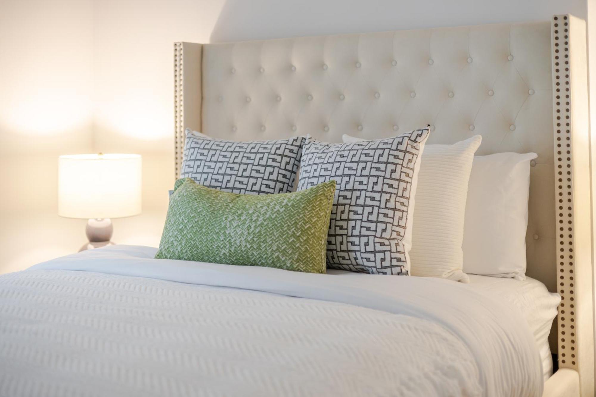 Heritage Hideaway 2br Old Port Charm Apartment *