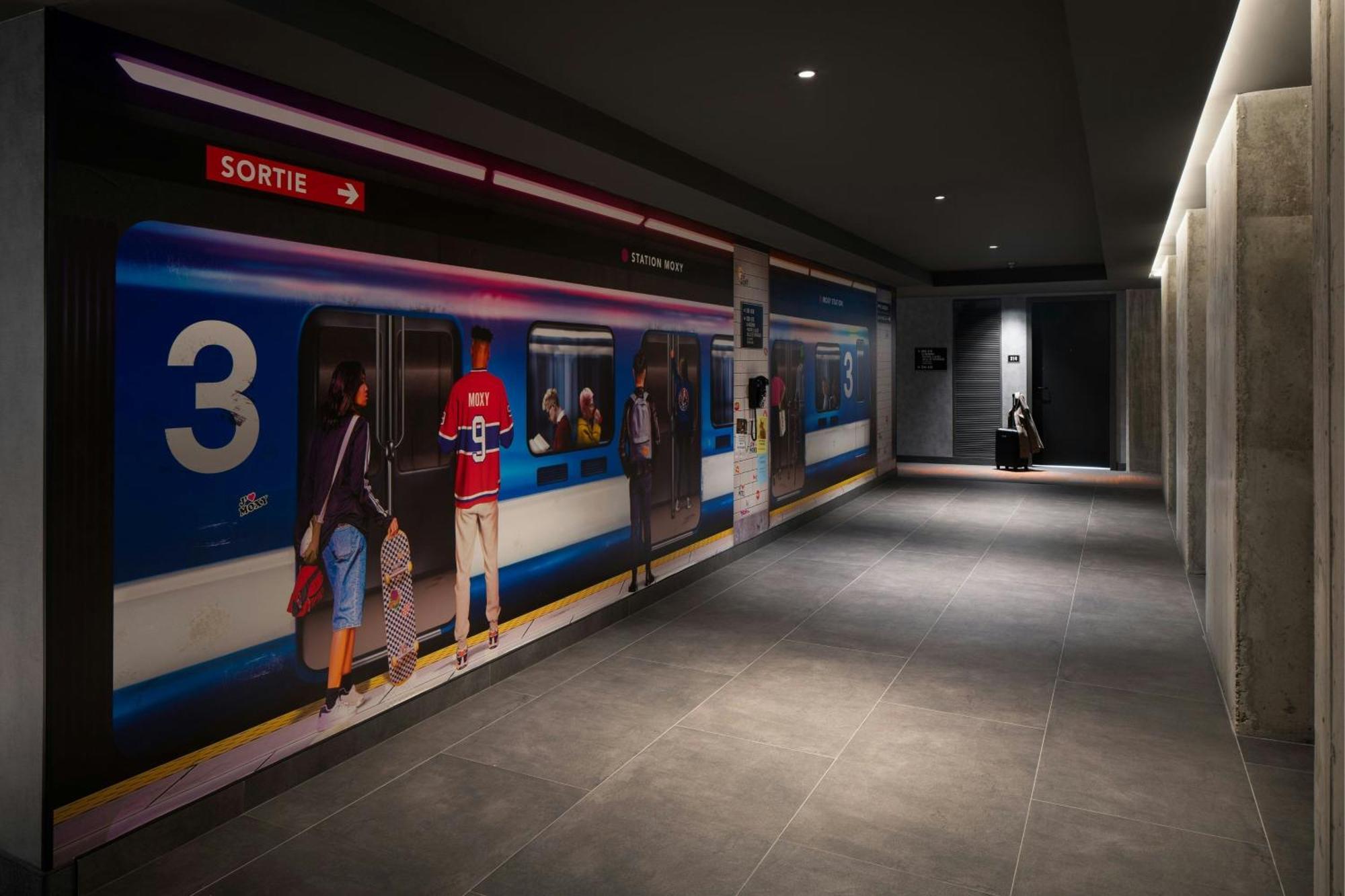 Moxy Downtown 4*