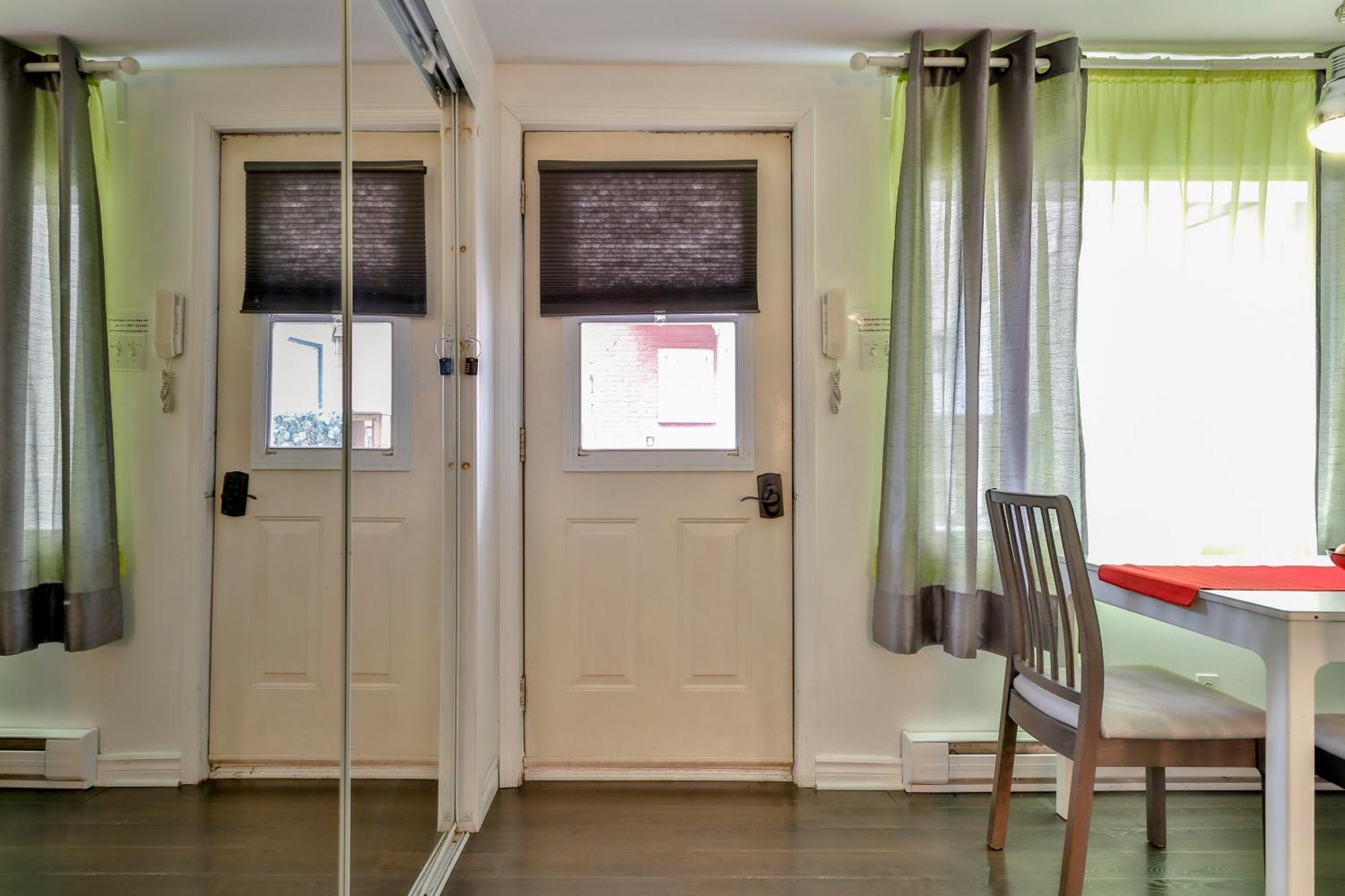 Apartment 100 Meters To Metro - Montcalm Montreal