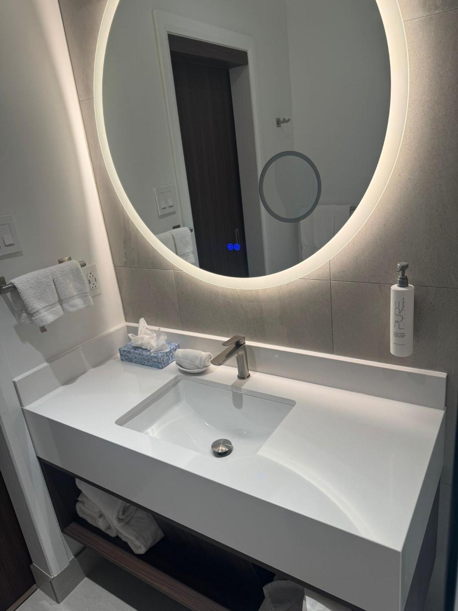 Hotel Armon Plaza Airpt, Trademark Collection By Wyndham Montreal