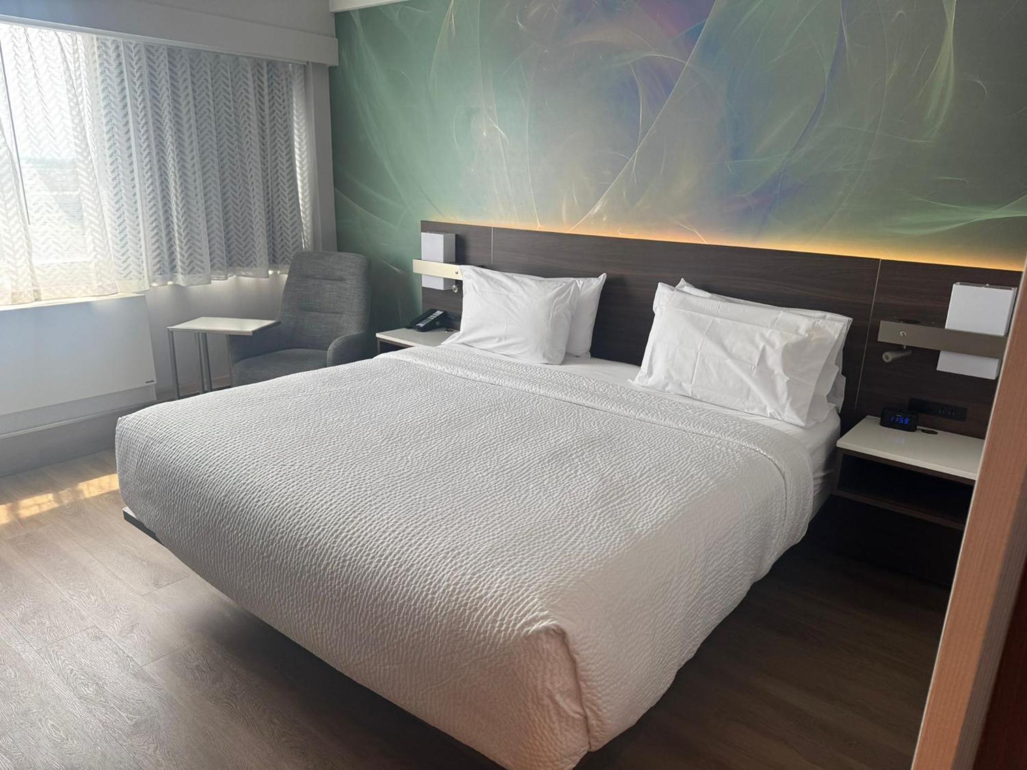 Armon Plaza Airpt, Trademark Collection By Wyndham Montreal