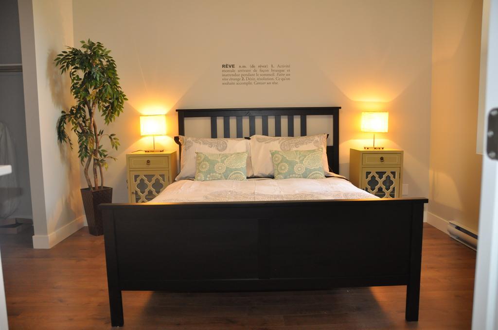Le Mont-royal Lounge By Homeinmontreal Apartment *