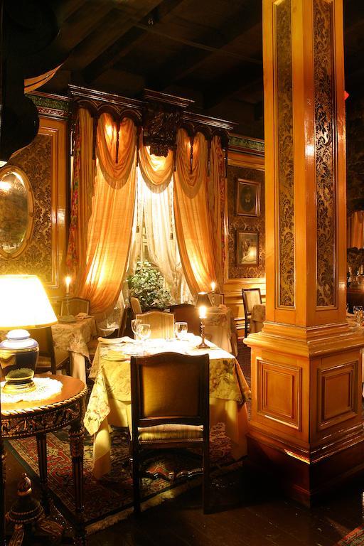 Hotel Pierre Du Calvet Montreal